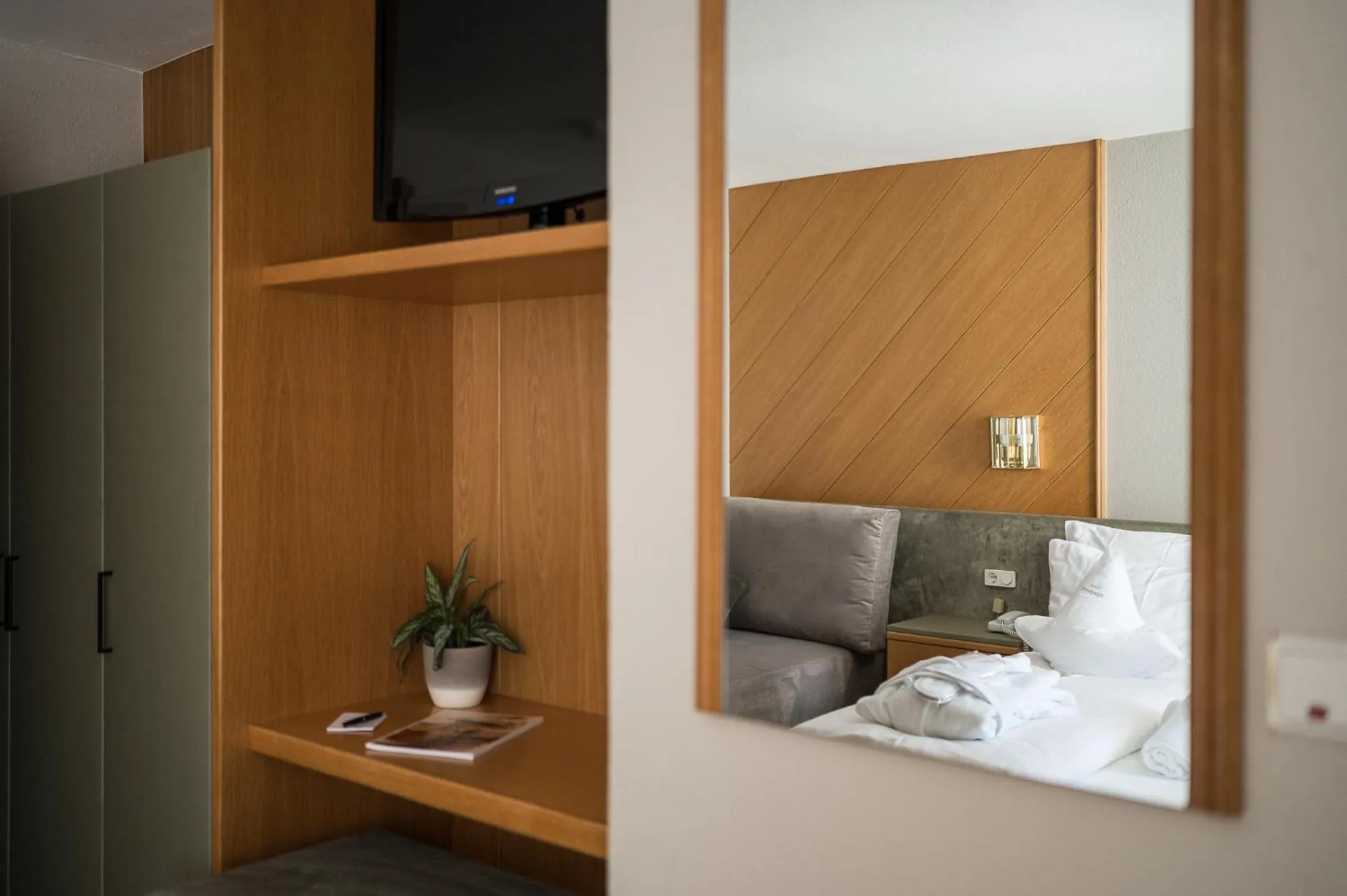 Photo of the whole room, Bed in Hotel Alpenjuwel