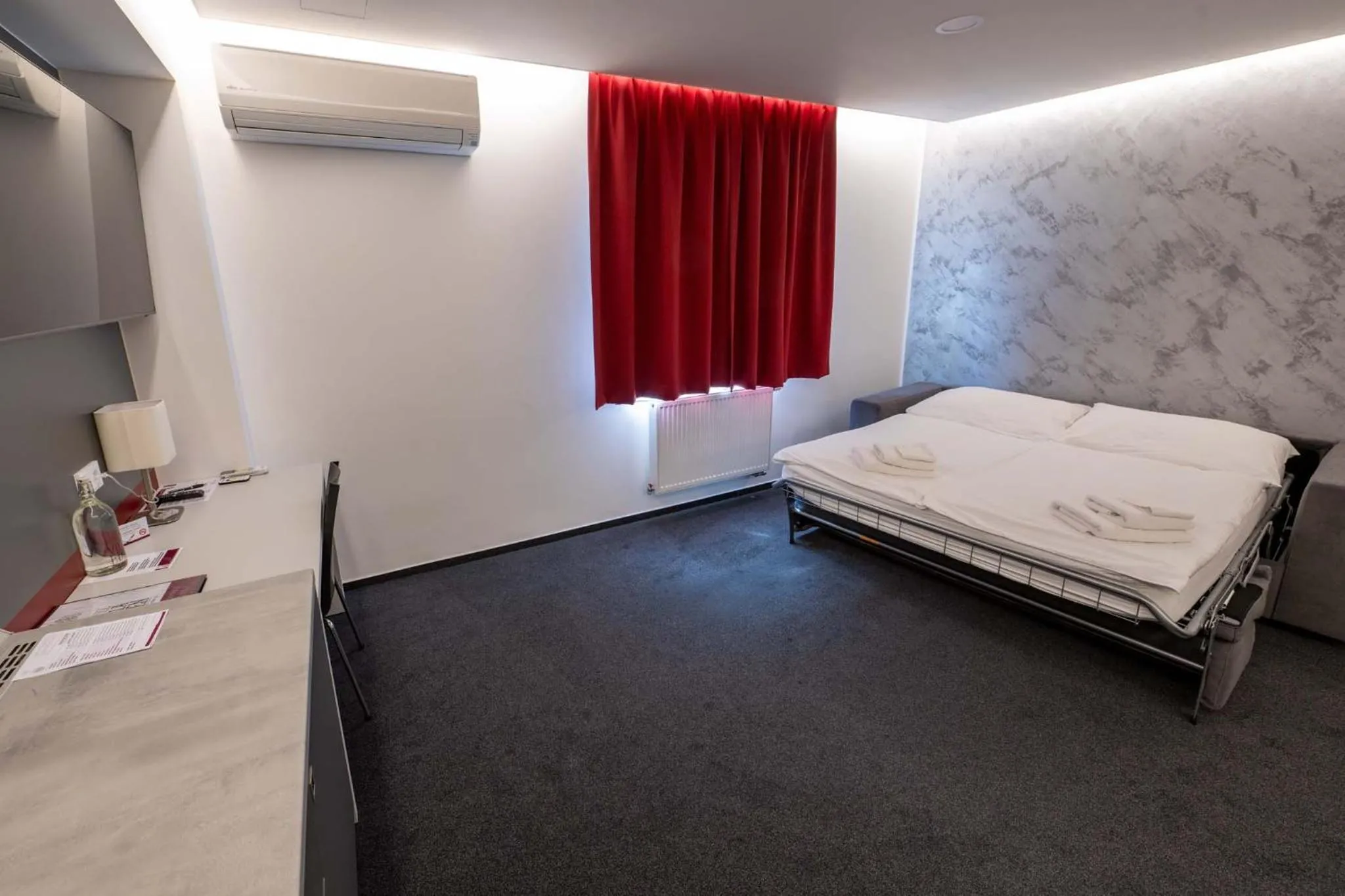 Living room, Bed in Hotel Villa EDEN