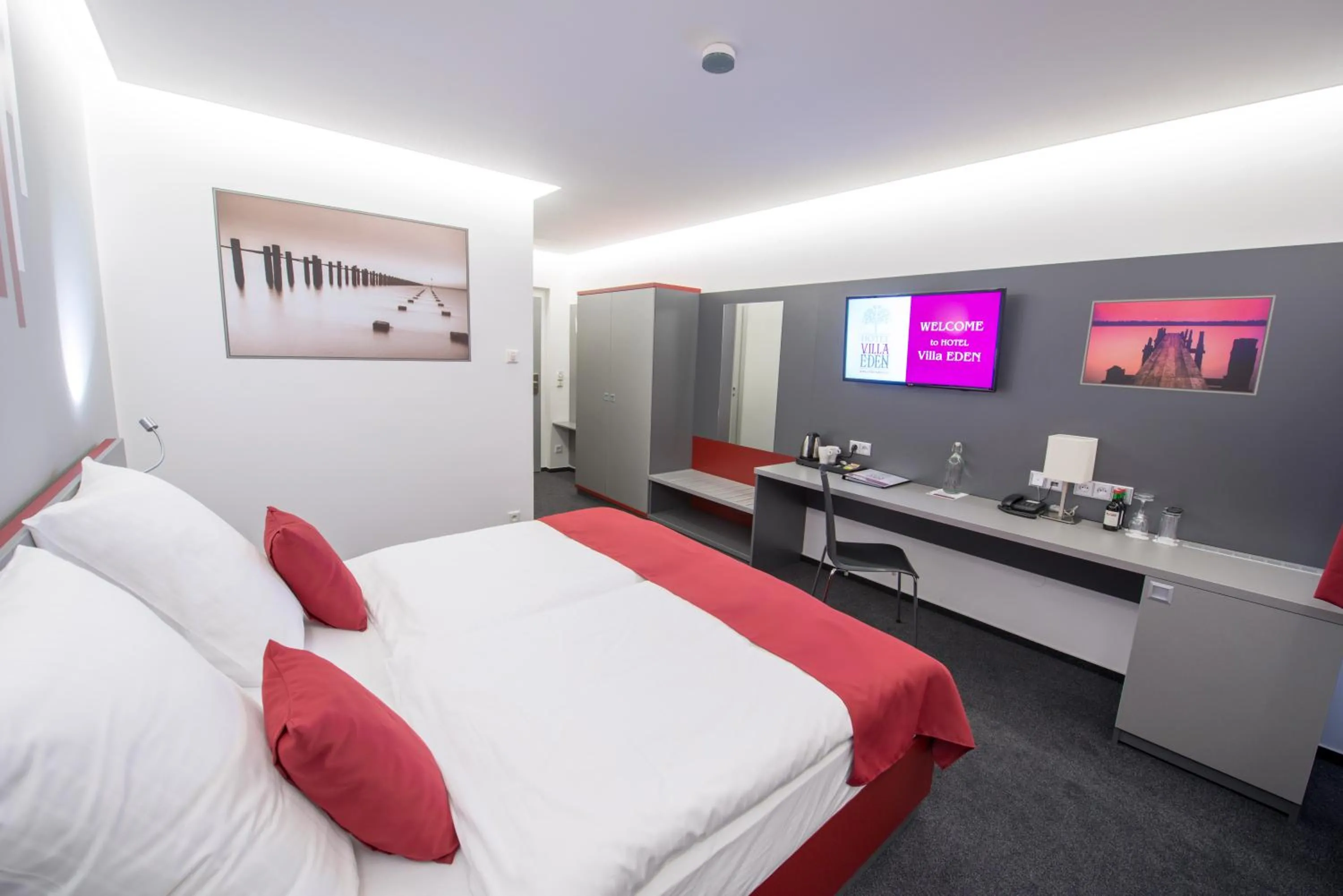 Photo of the whole room, Bed in Hotel Villa EDEN