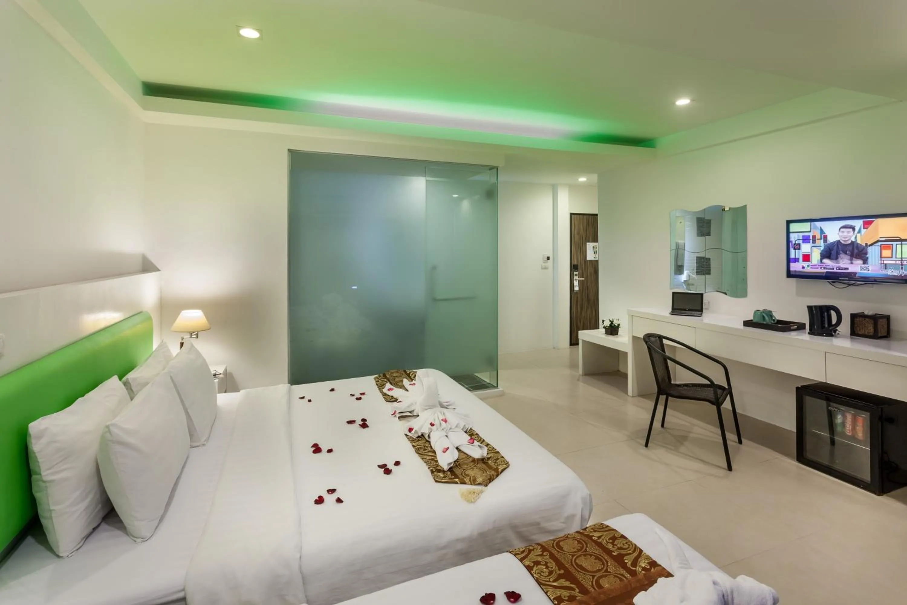 TV and multimedia, Bed in Armoni Patong Beach Hotel