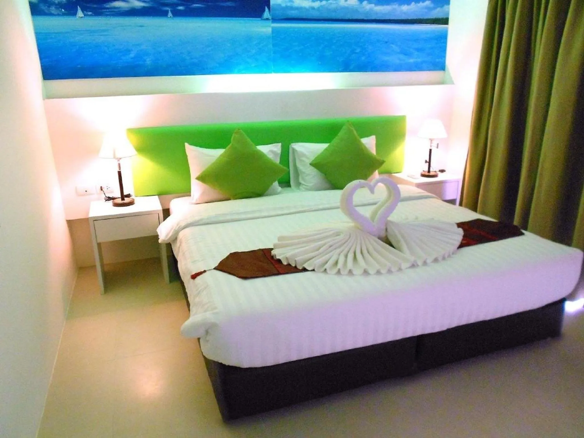 Bed in Armoni Patong Beach Hotel