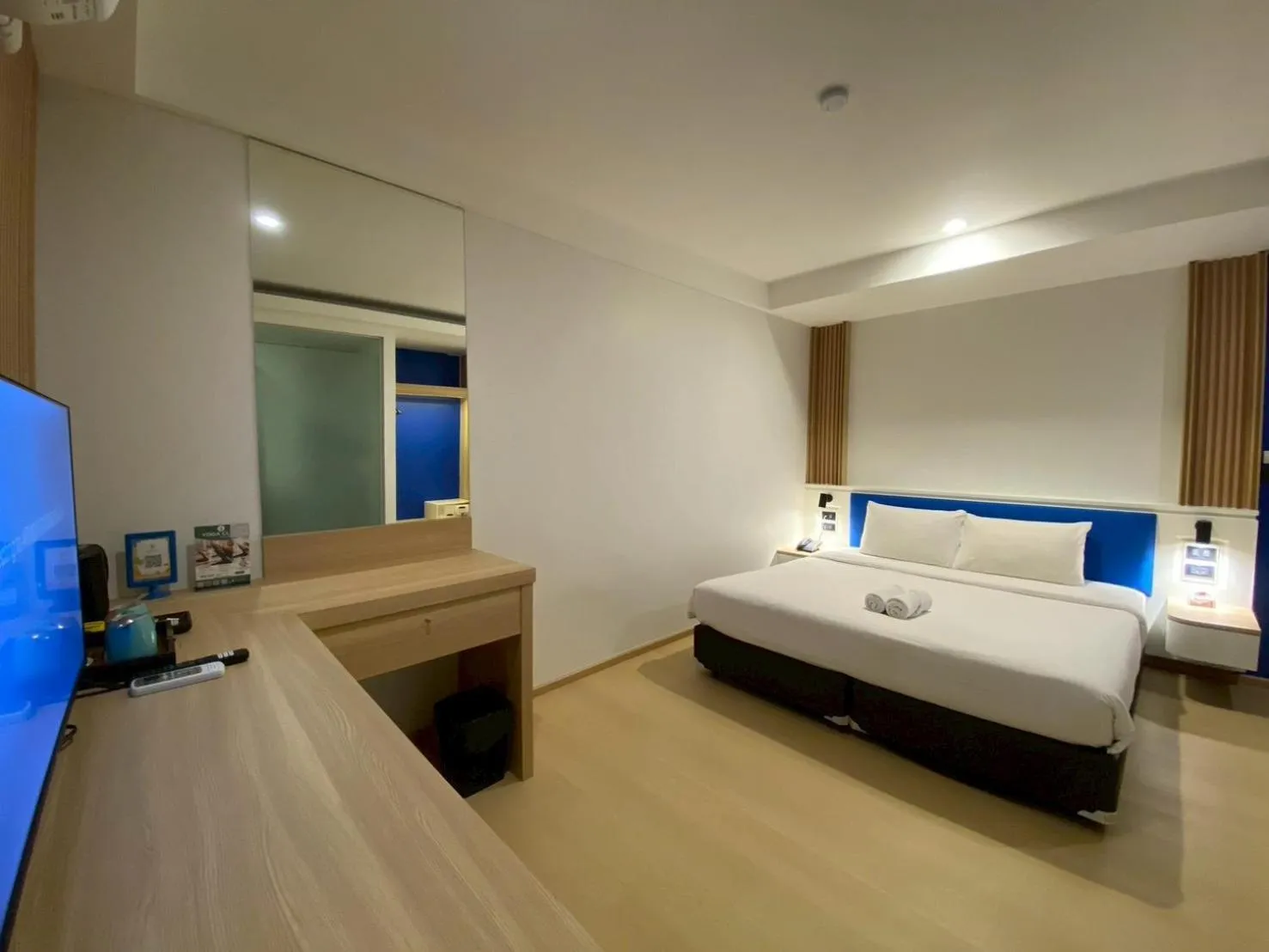 Bed in Armoni Patong Beach Hotel