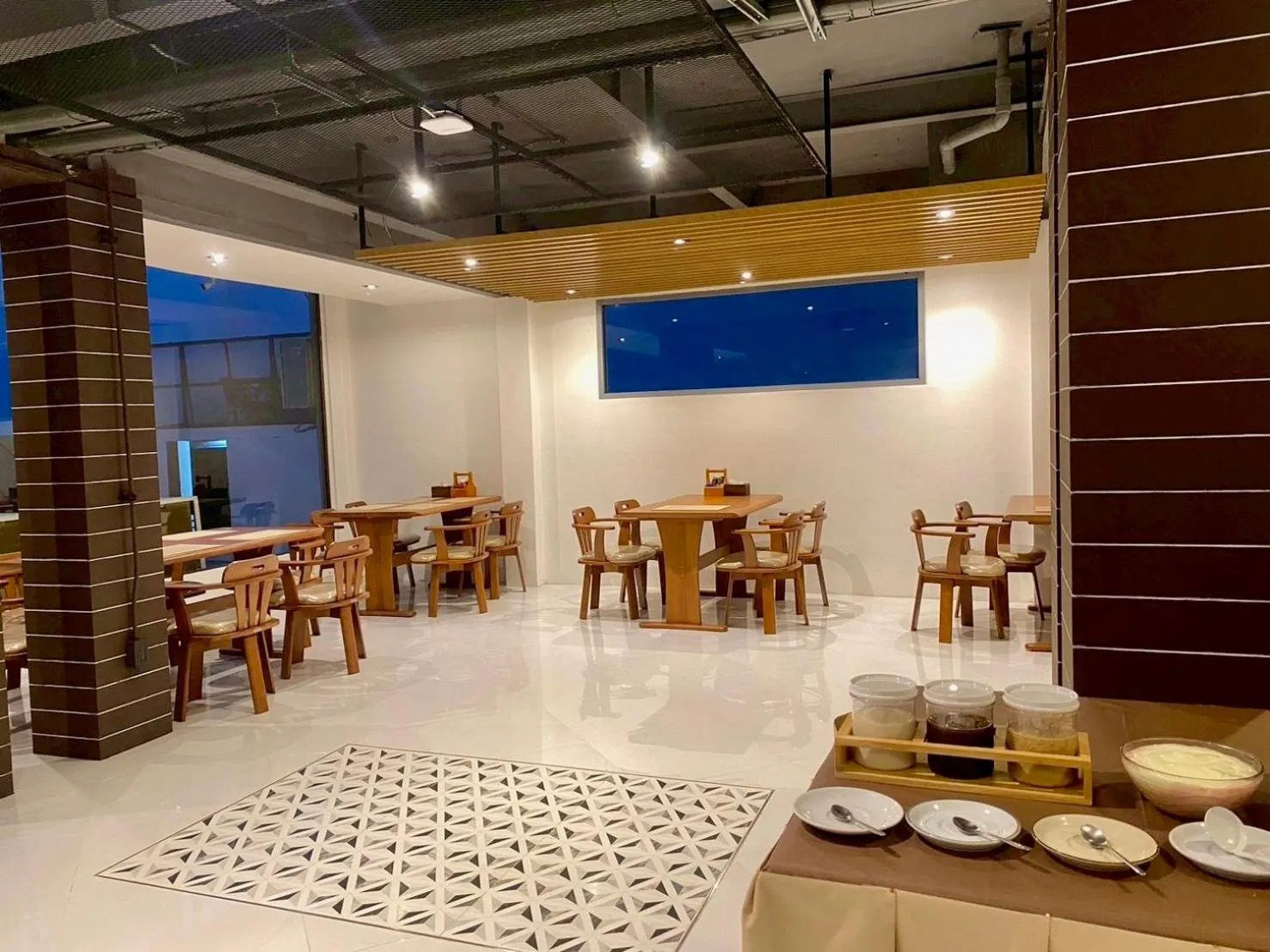 Restaurant/places to eat in Citin Armoni Patong Hotel by Compass Hospitality - Newly Renovated