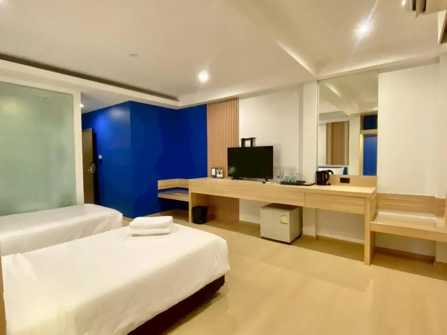 Superior Twin Room in Citin Armoni Patong Hotel by Compass Hospitality - Newly Renovated Superior Twin Room in Citin Armoni Patong Hotel by Compass Hospitality - Newly Renovated