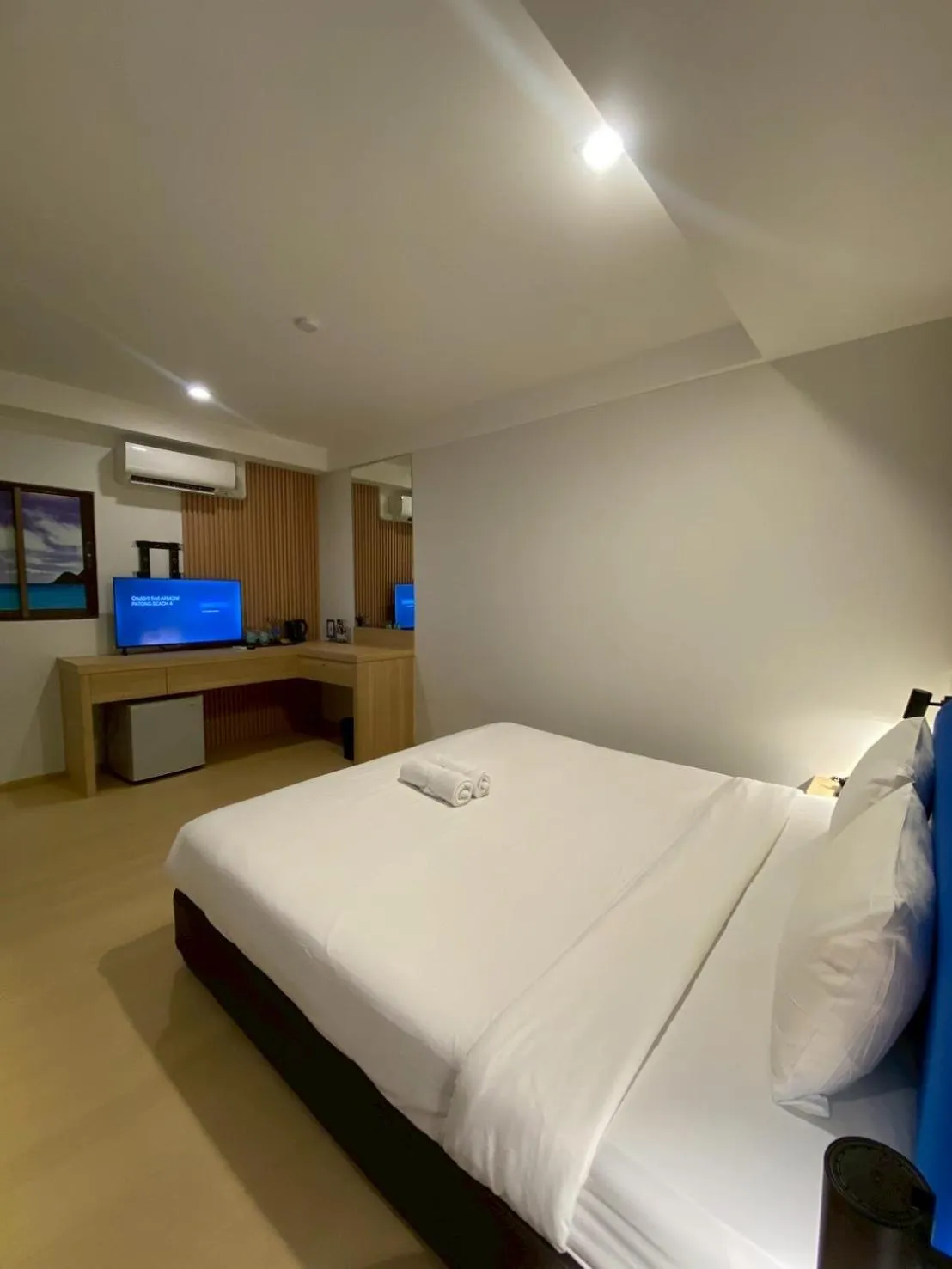 Bed in Armoni Patong Beach Hotel