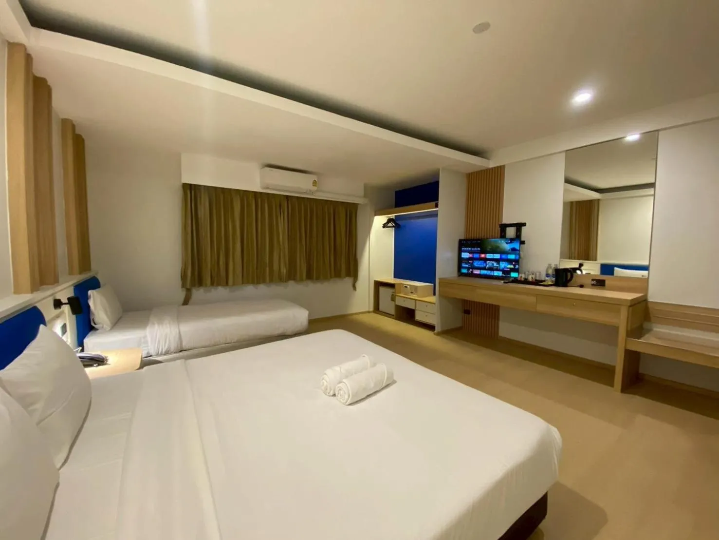 Bed in Armoni Patong Beach Hotel