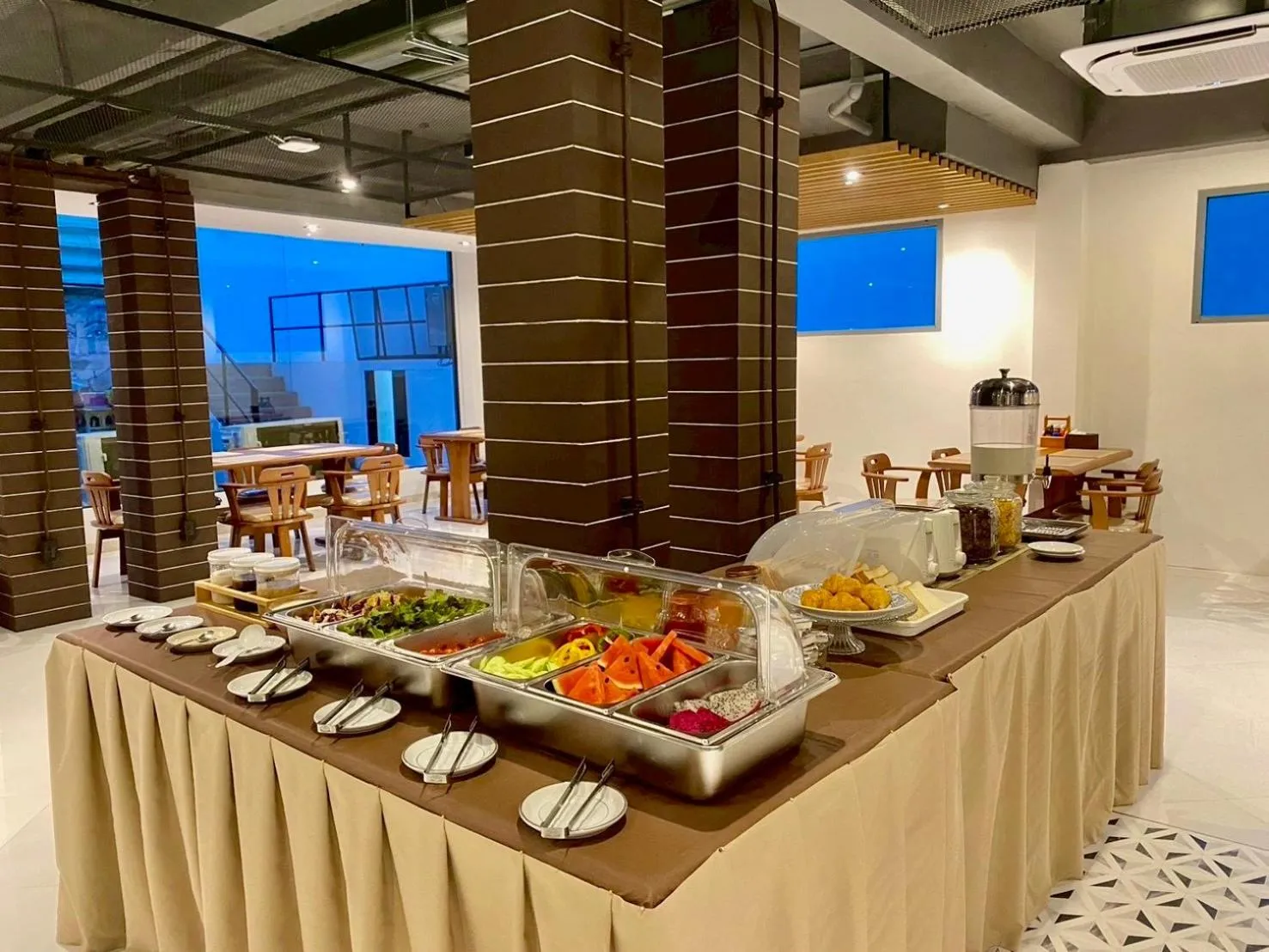 Restaurant/places to eat in Citin Armoni Patong Hotel by Compass Hospitality - Newly Renovated