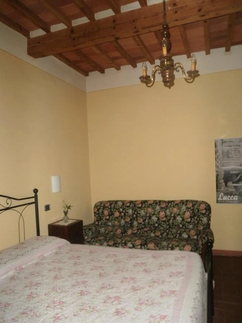 Decorative detail, Bed in BeB Angelini dal 1911