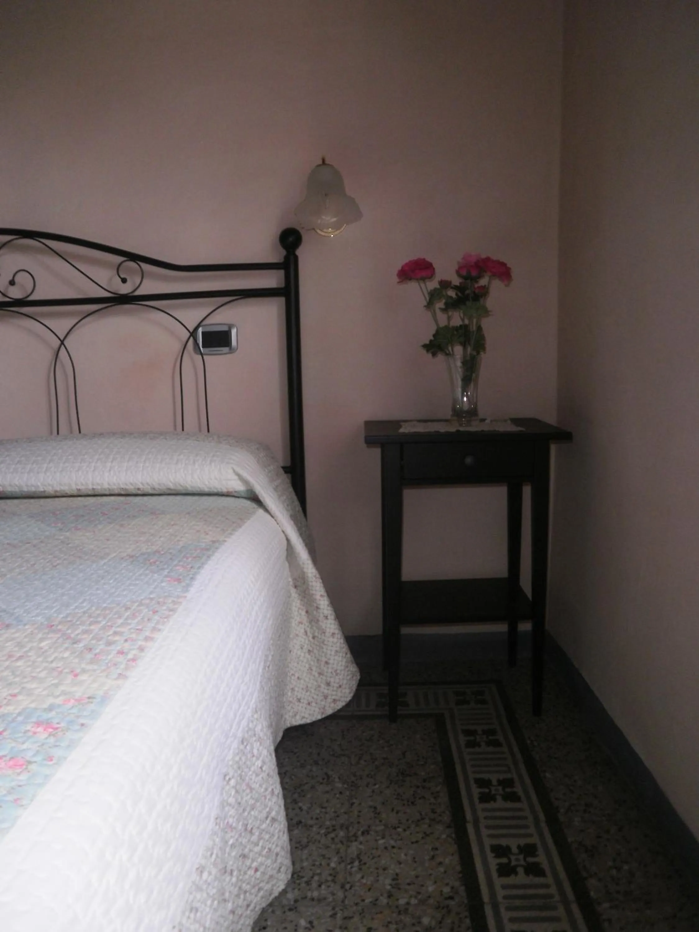 Decorative detail, Bed in BeB Angelini dal 1911