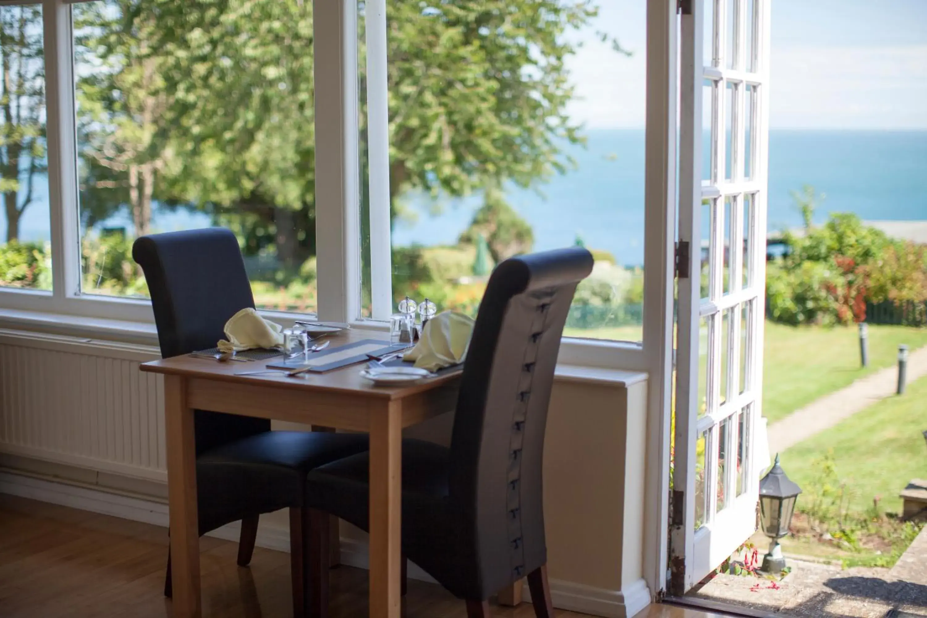 Restaurant/places to eat in Luccombe Manor Country House Hotel Restaurant/places to eat in Luccombe Manor Country House Hotel