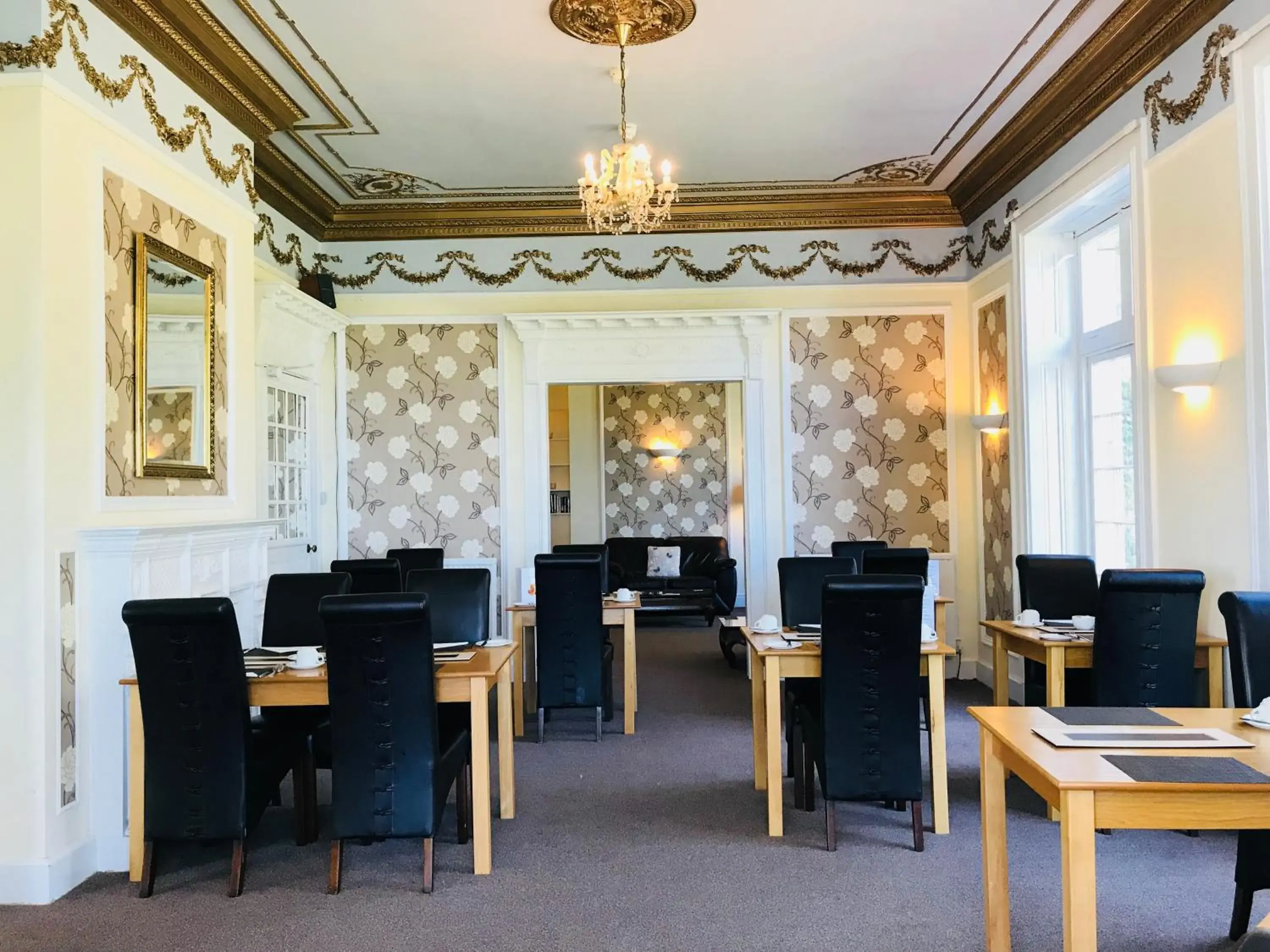 Restaurant/places to eat in Luccombe Manor Country House Hotel Restaurant/places to eat in Luccombe Manor Country House Hotel