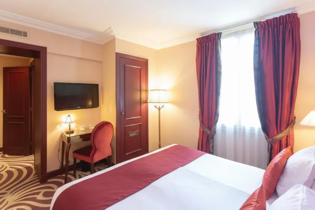 Bed in Hotel Du Beaumont