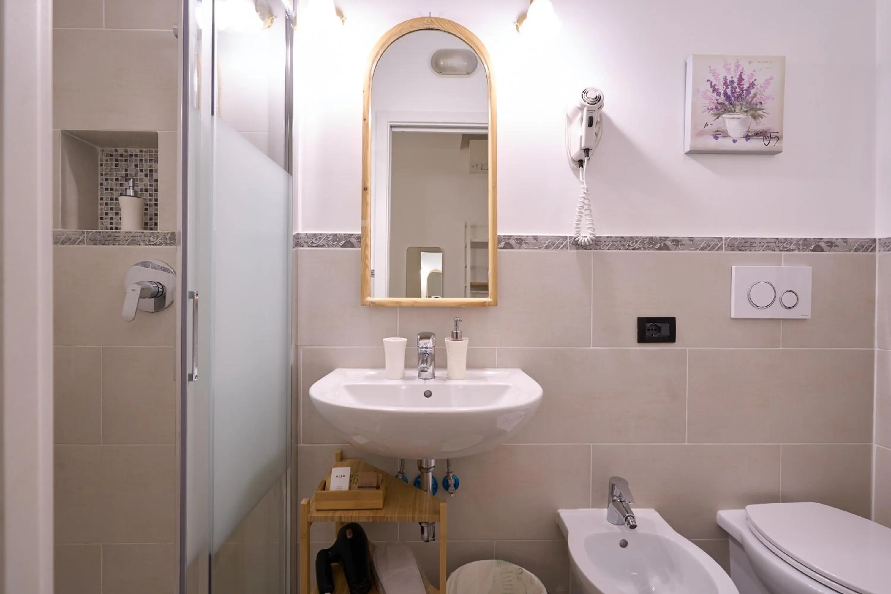 Shower in Hotel Ascot