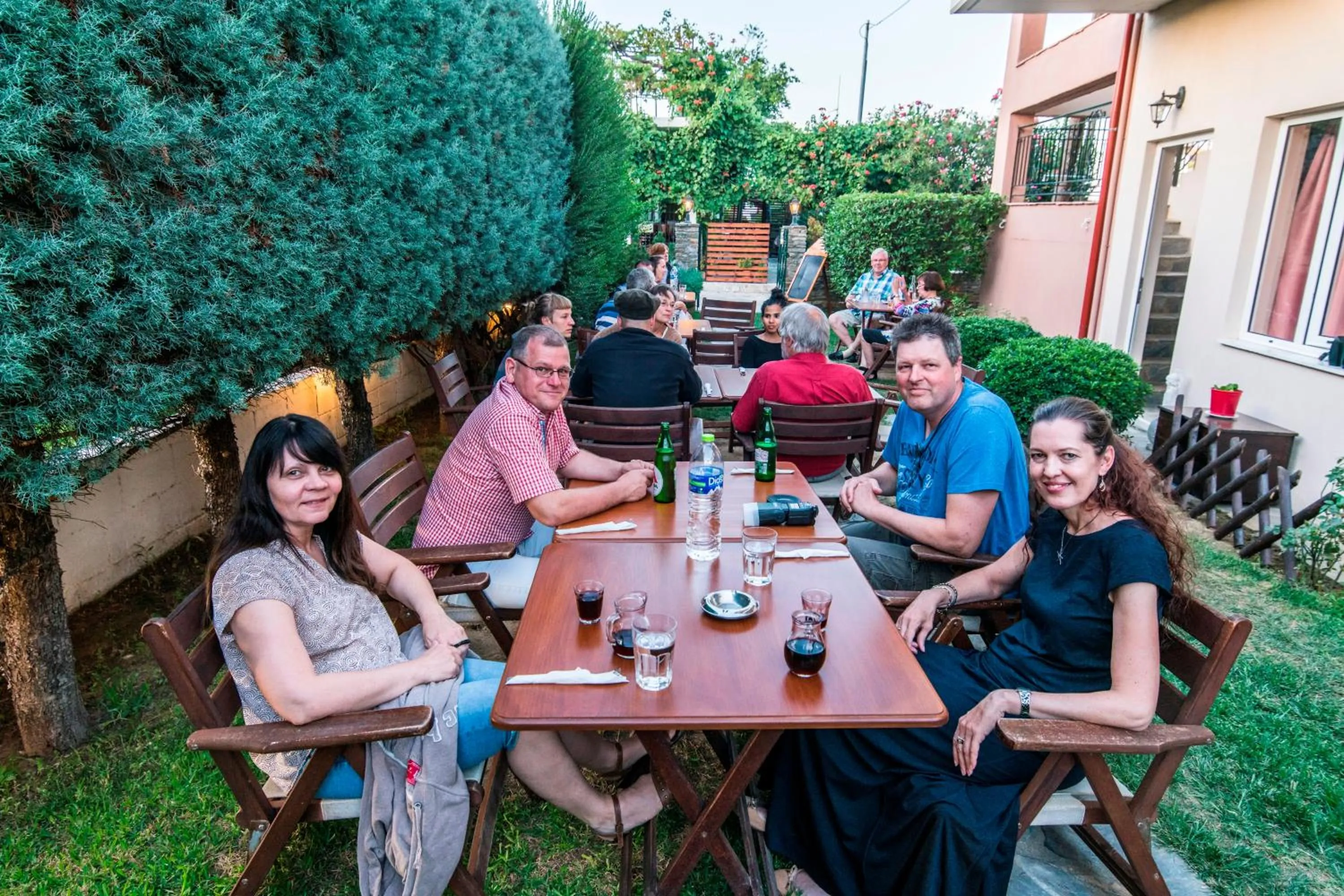 Restaurant/places to eat in Nostos Apartments