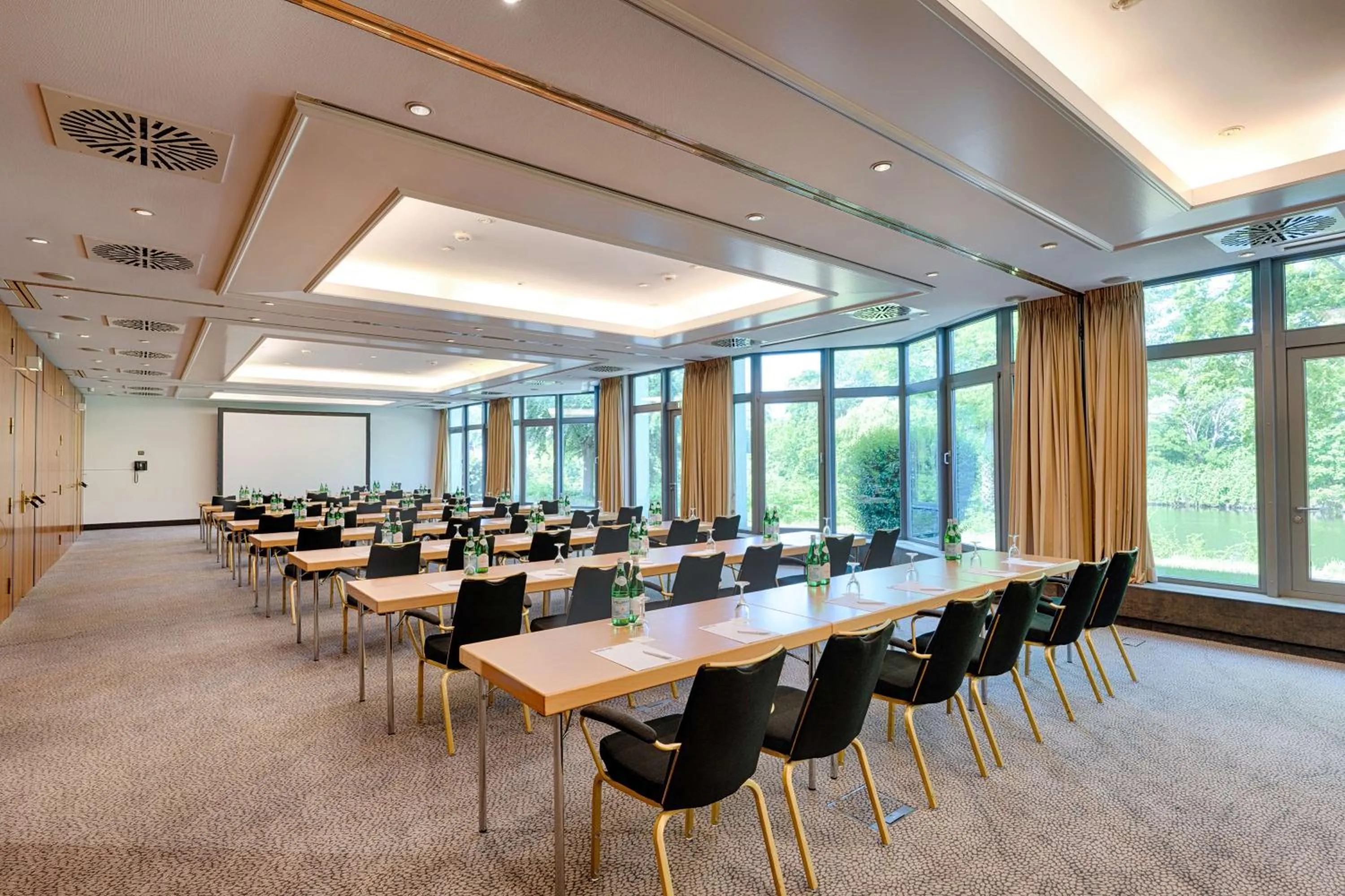 Meeting/conference room in Park Inn by Radisson Lübeck
