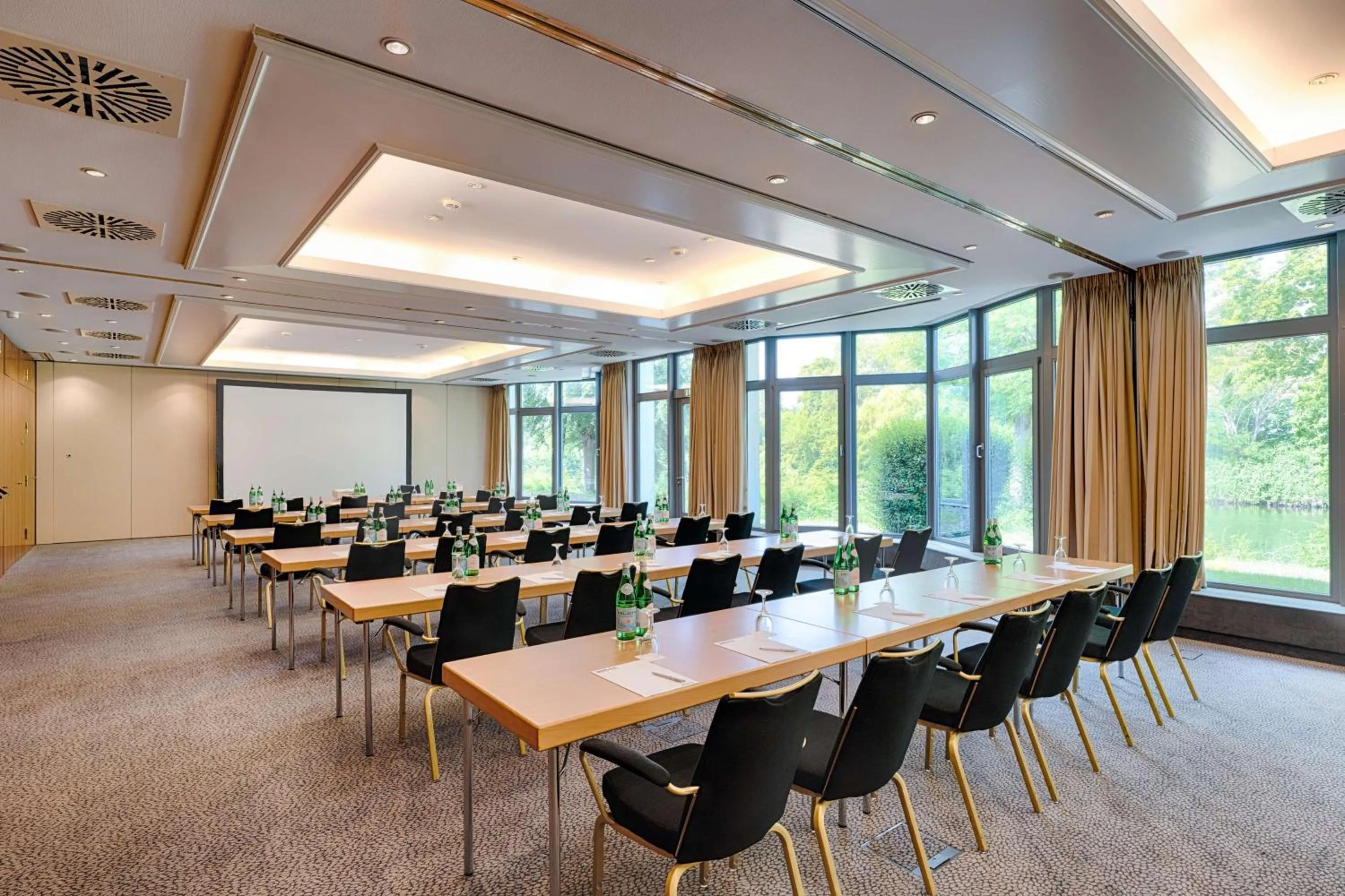 Meeting/conference room in Park Inn by Radisson Lübeck