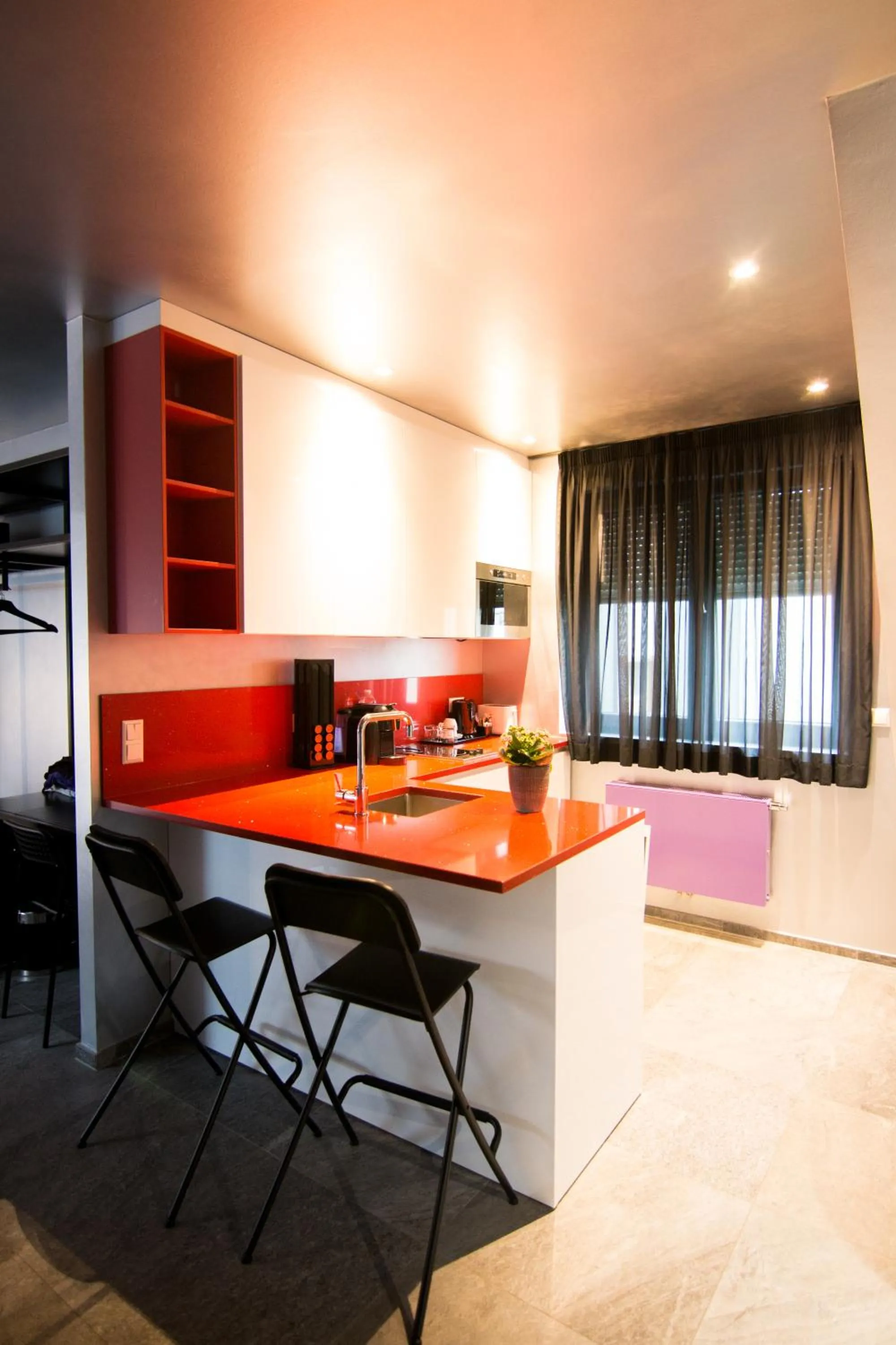 Kitchen or kitchenette in Hôtel JJ32 Luxembourg Centre Gare