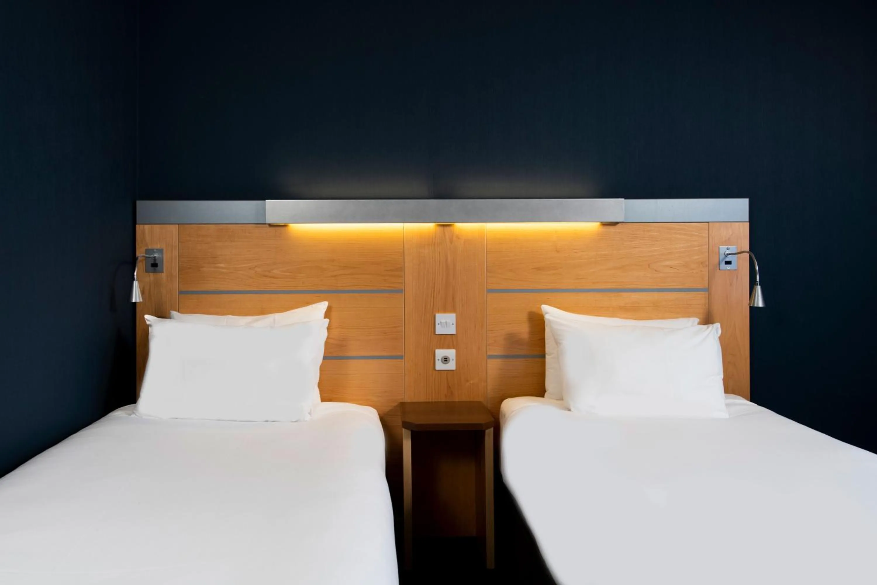 Guests, Bed in Holiday Inn Express Folkestone Channel Tunnel by IHG