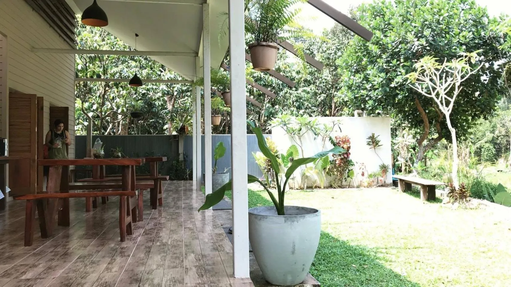 Patio in Baan Hinlad Home and Hostel