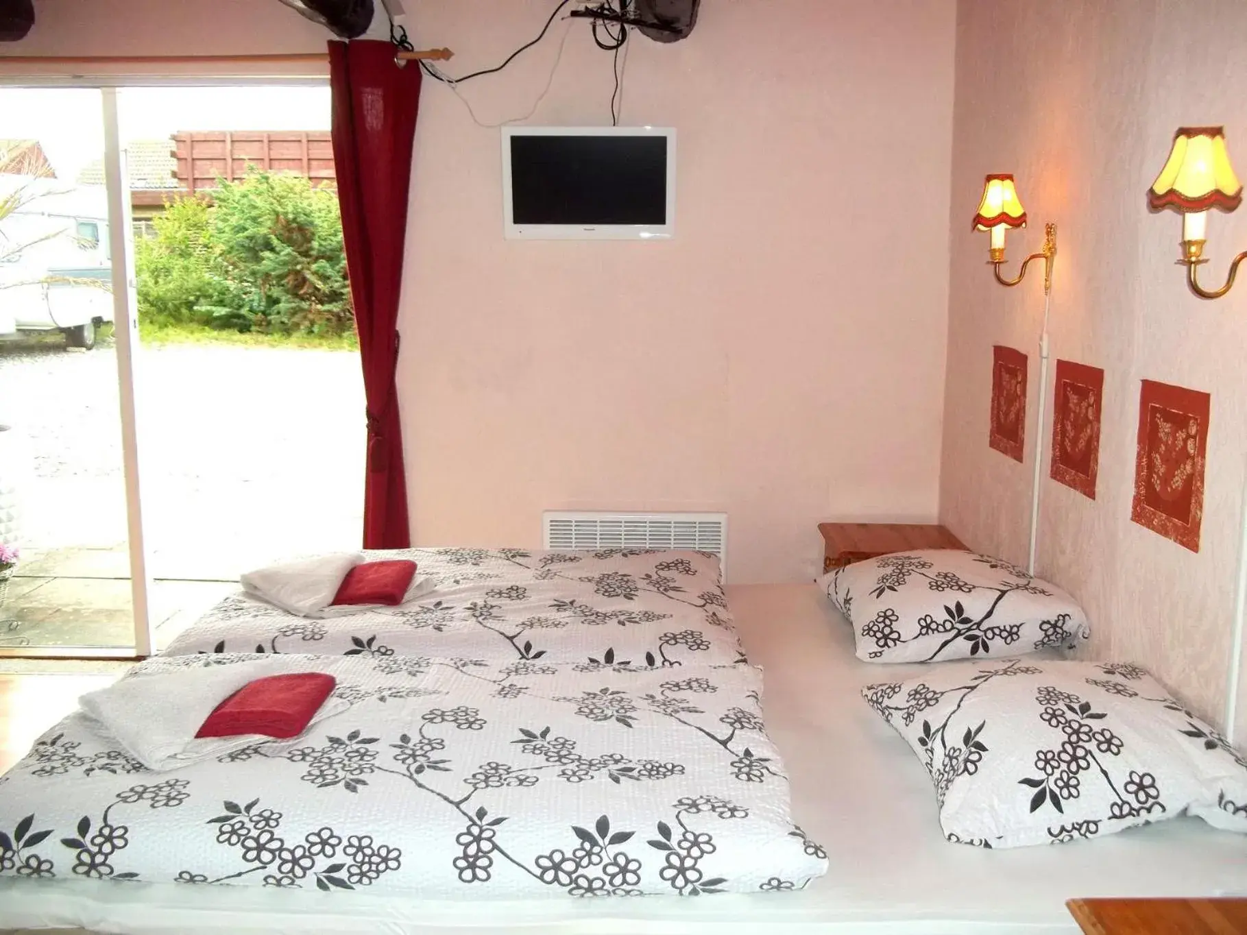 Double or Twin Room - single occupancy in Bed and Breakfast Vester Hjermitslev Double or Twin Room - single occupancy in Bed and Breakfast Vester Hjermitslev