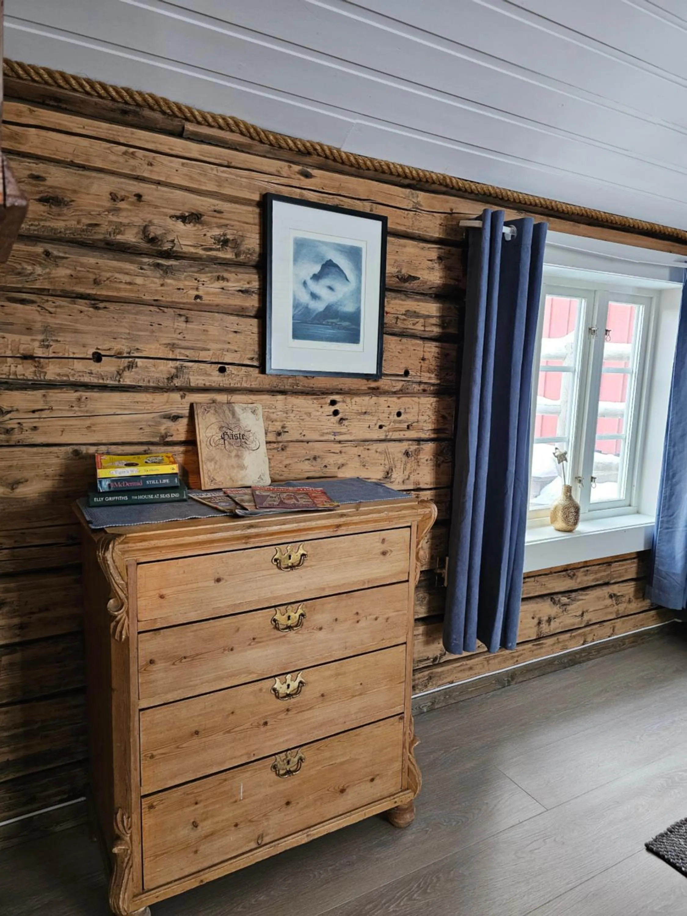 Living room in Å Rorbuer - by Classic Norway Hotels