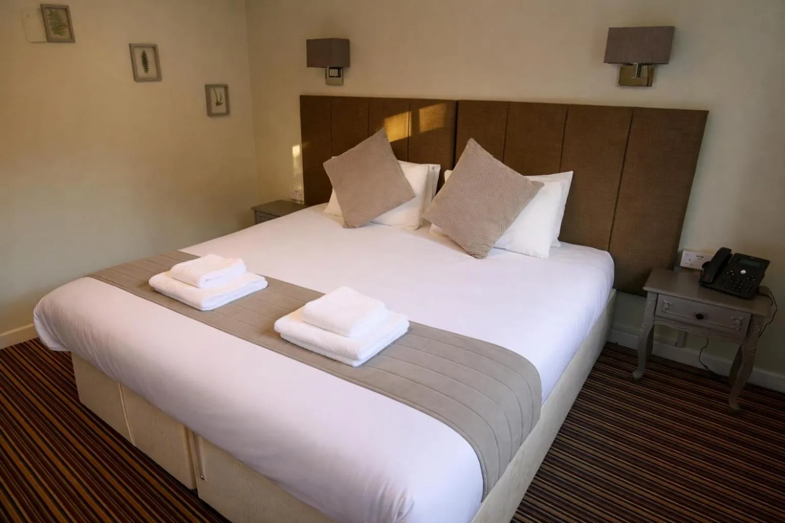 Bed in White Lion Hotel