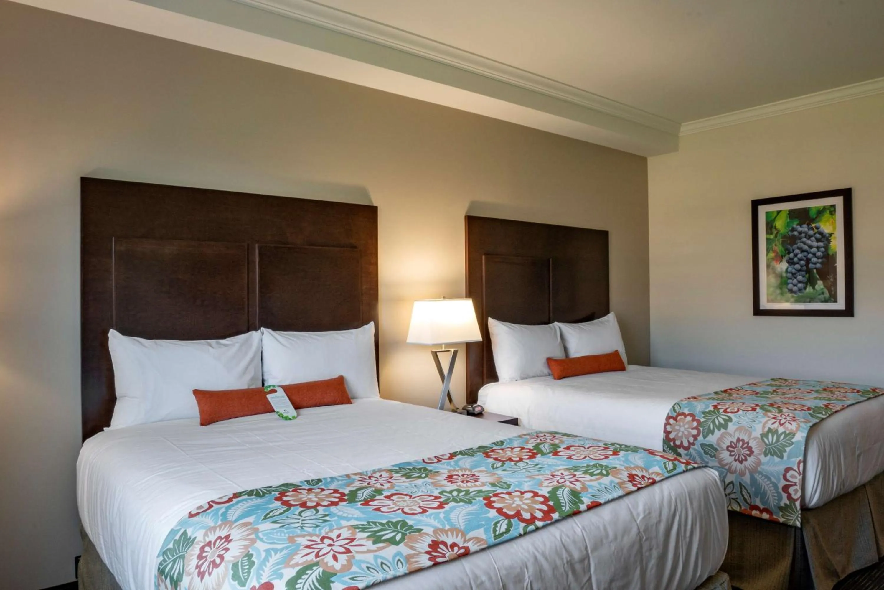 Shower, Bed in Coast Oliver Hotel