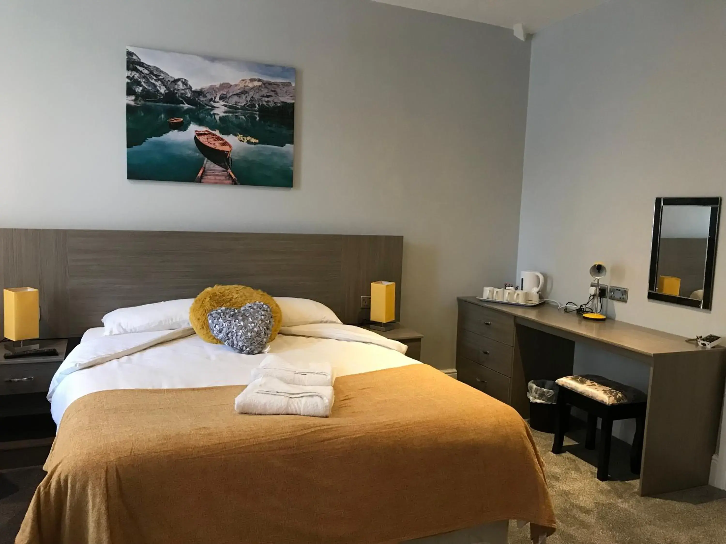 Family Room with Private Bathroom in Lexham Hotel Family Room with Private Bathroom in Lexham Hotel