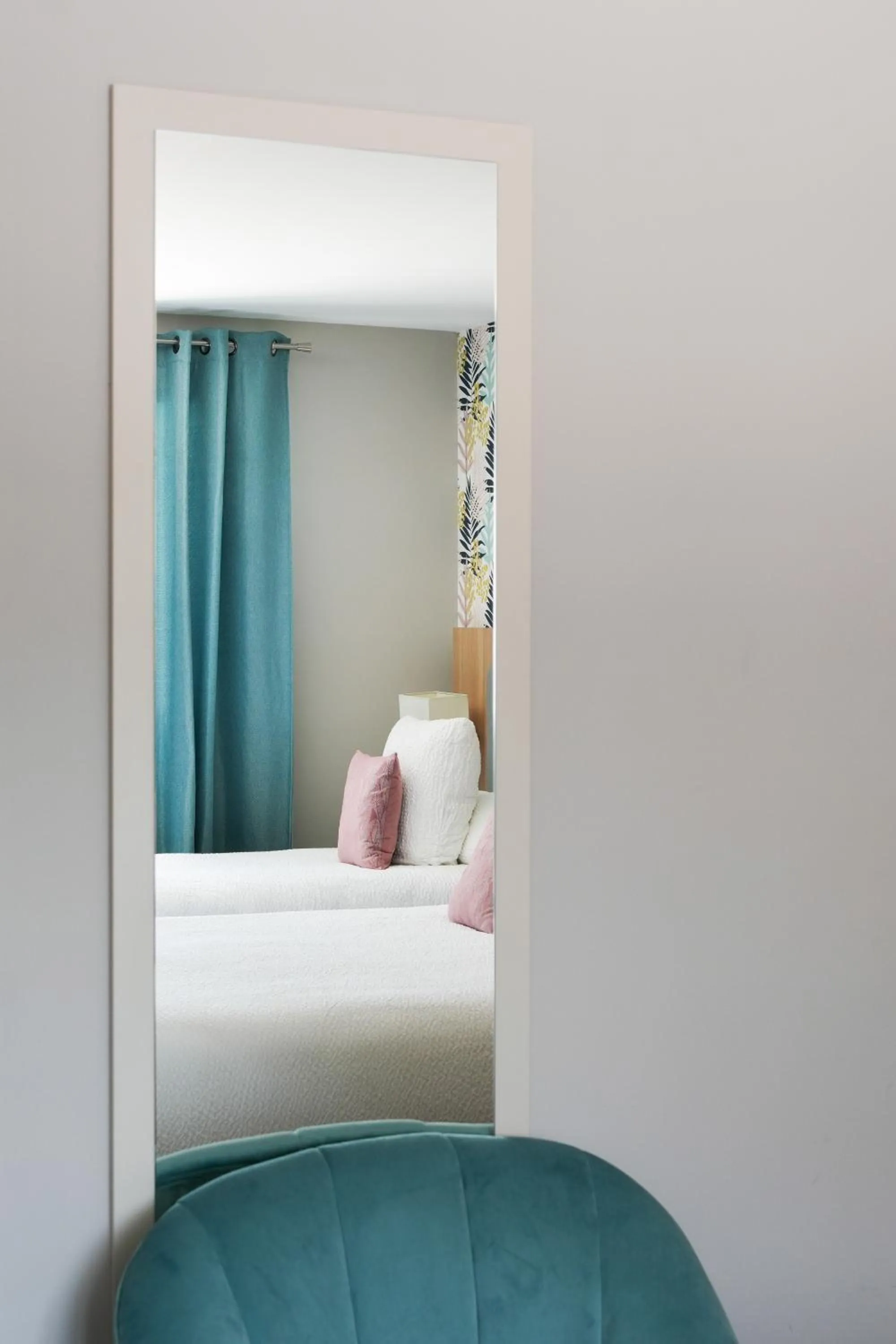 Bed in Logis Hôtel l'Amandier