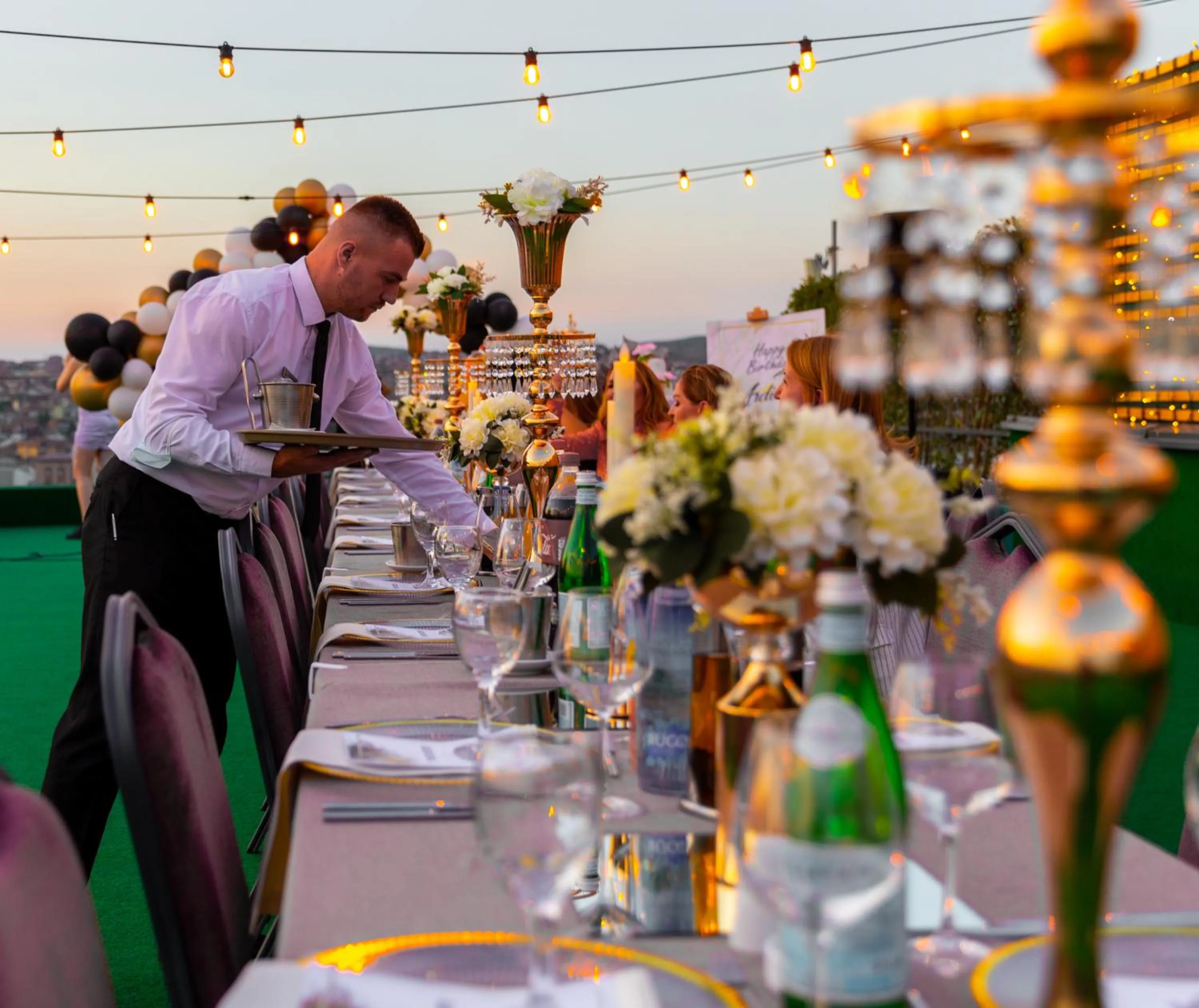 Restaurant/places to eat in Hotel Sirius