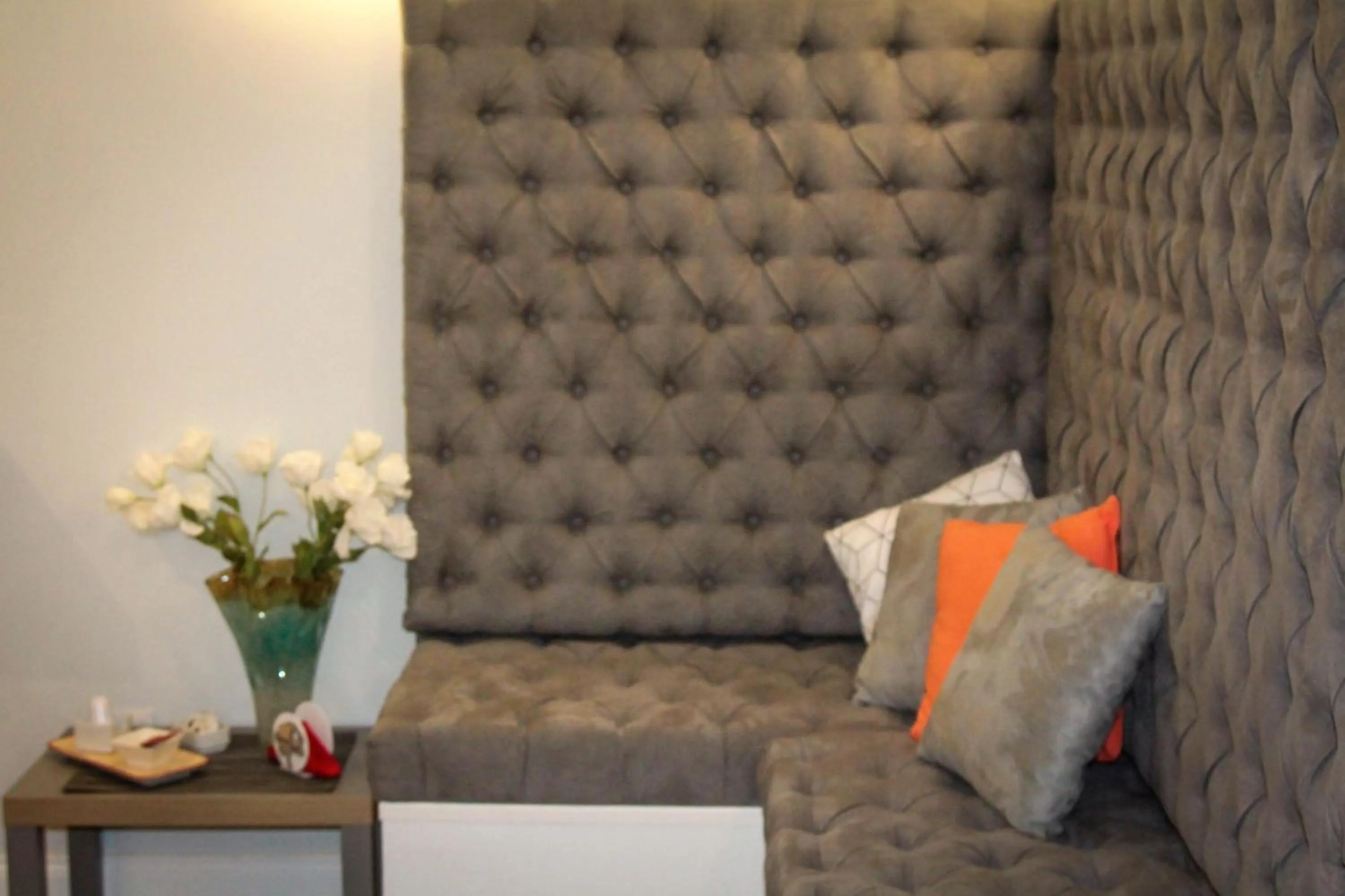 Communal lounge/ TV room in Eighty Four Rooms