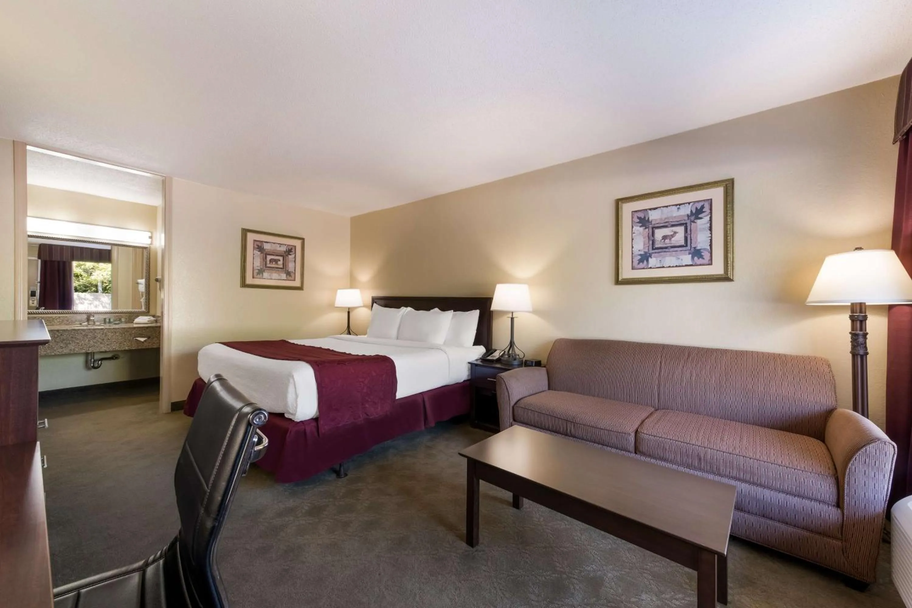 Bedroom, Bed in The Lodge at Banner Elk