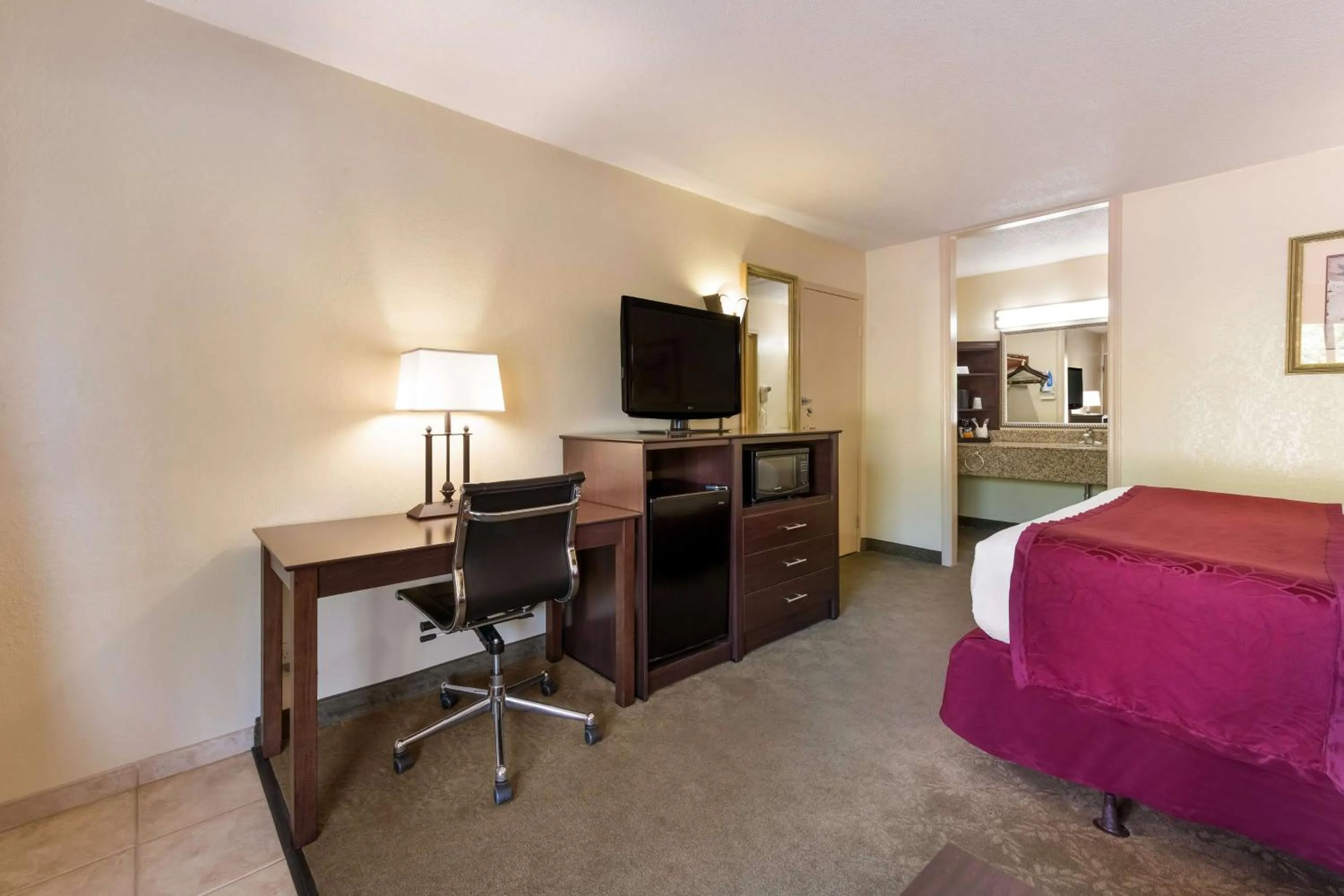 Bedroom, Bed in The Lodge at Banner Elk