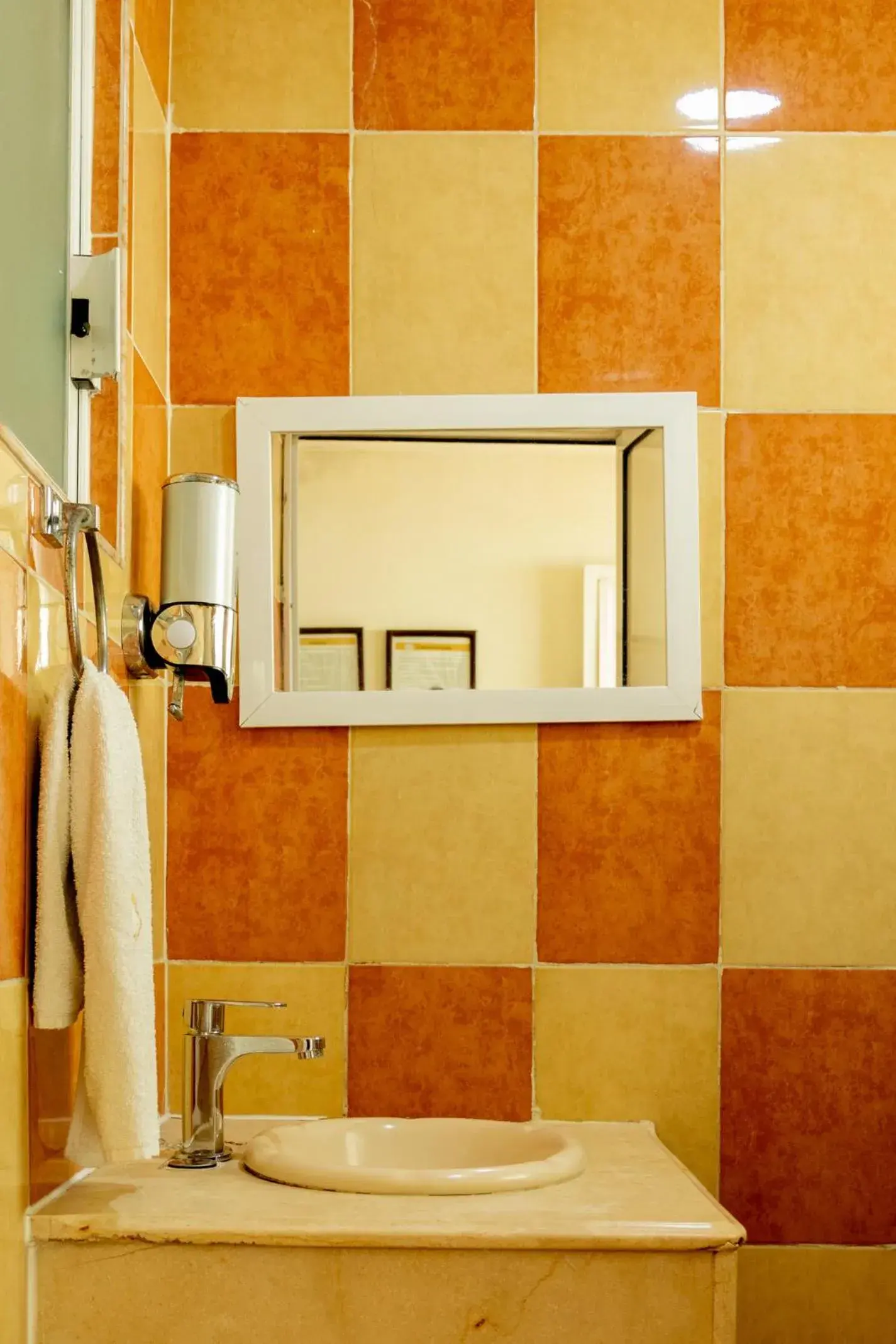 Bathroom in Hotel Royal Puebla Bathroom in Hotel Royal Puebla