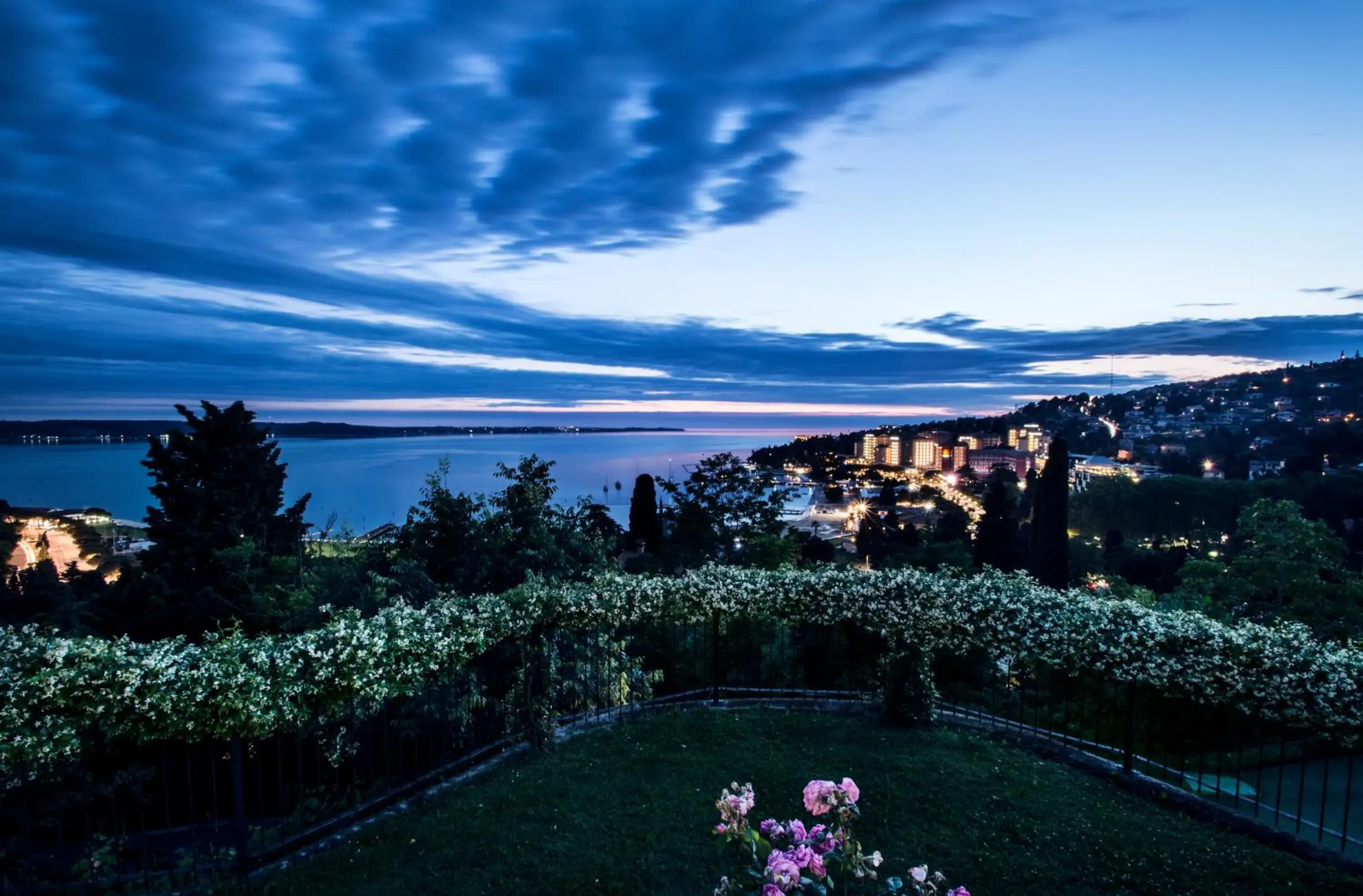 One-Bedroom Apartment with Sea View (3 Adults) in Villa Bellevue Portoroz-Portorose One-Bedroom Apartment with Sea View (3 Adults) in Villa Bellevue Portoroz-Portorose