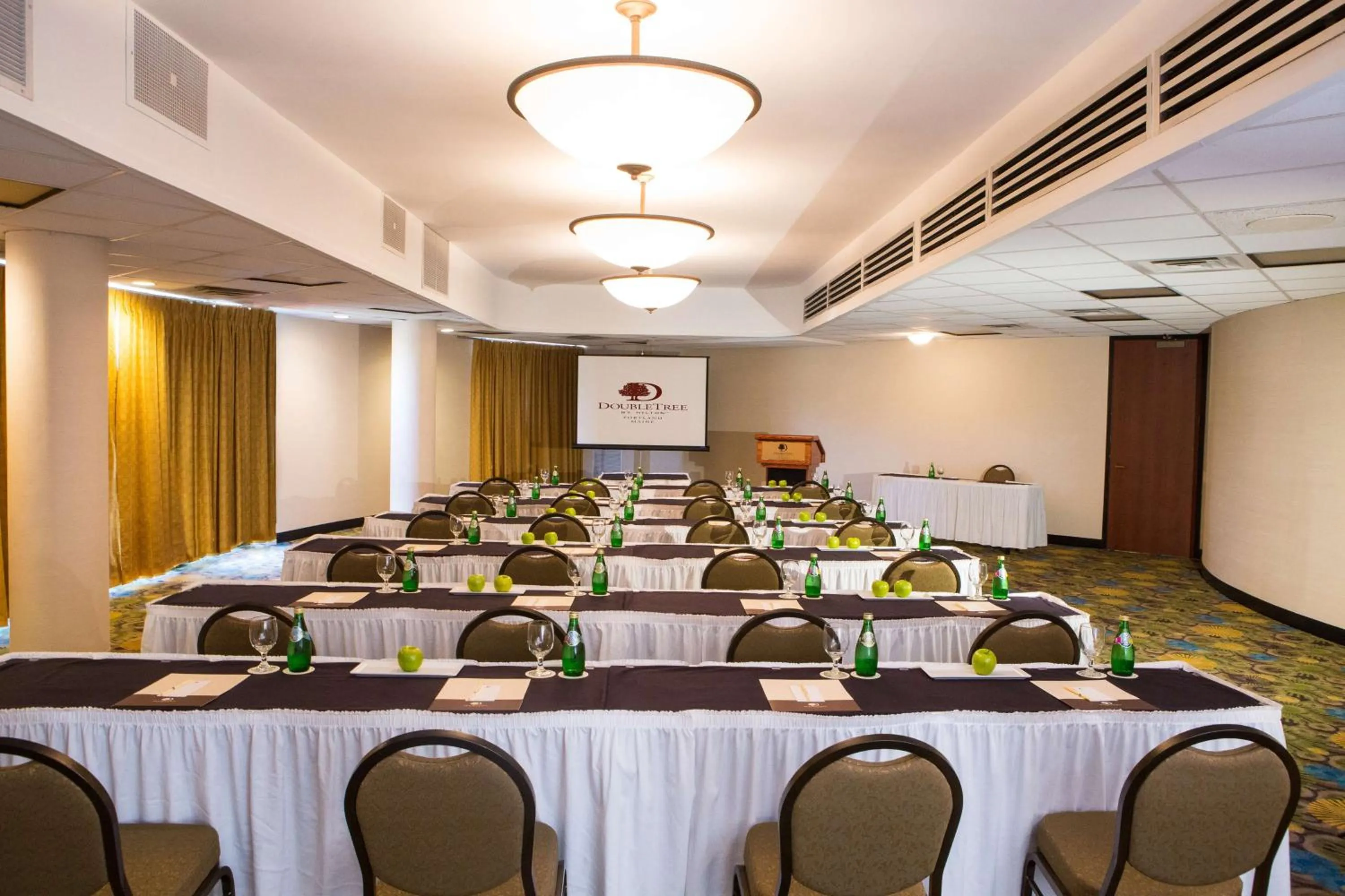 Meeting/conference room in DoubleTree by Hilton Portland, ME