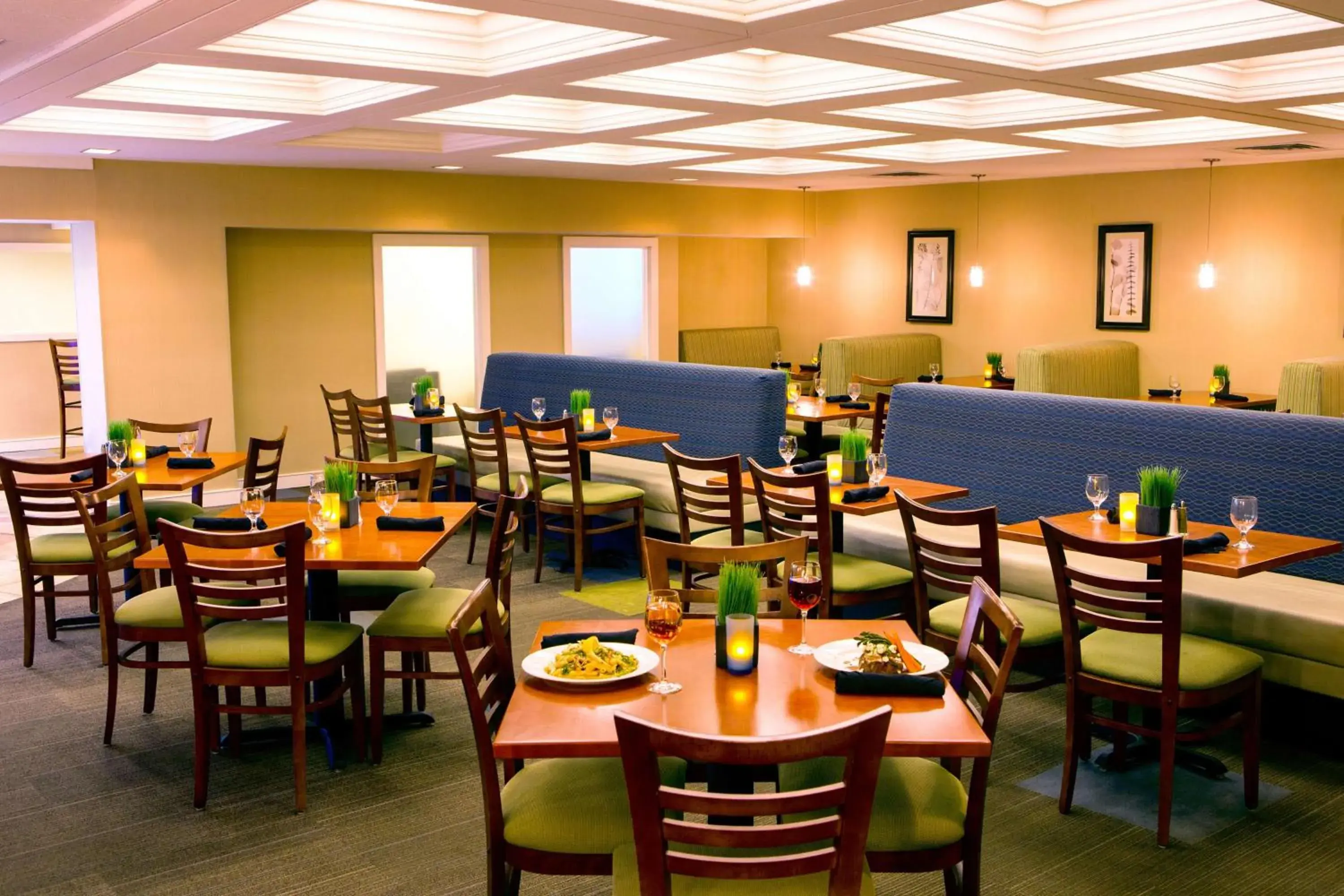 Restaurant/places to eat in DoubleTree by Hilton Portland, ME Restaurant/places to eat in DoubleTree by Hilton Portland, ME