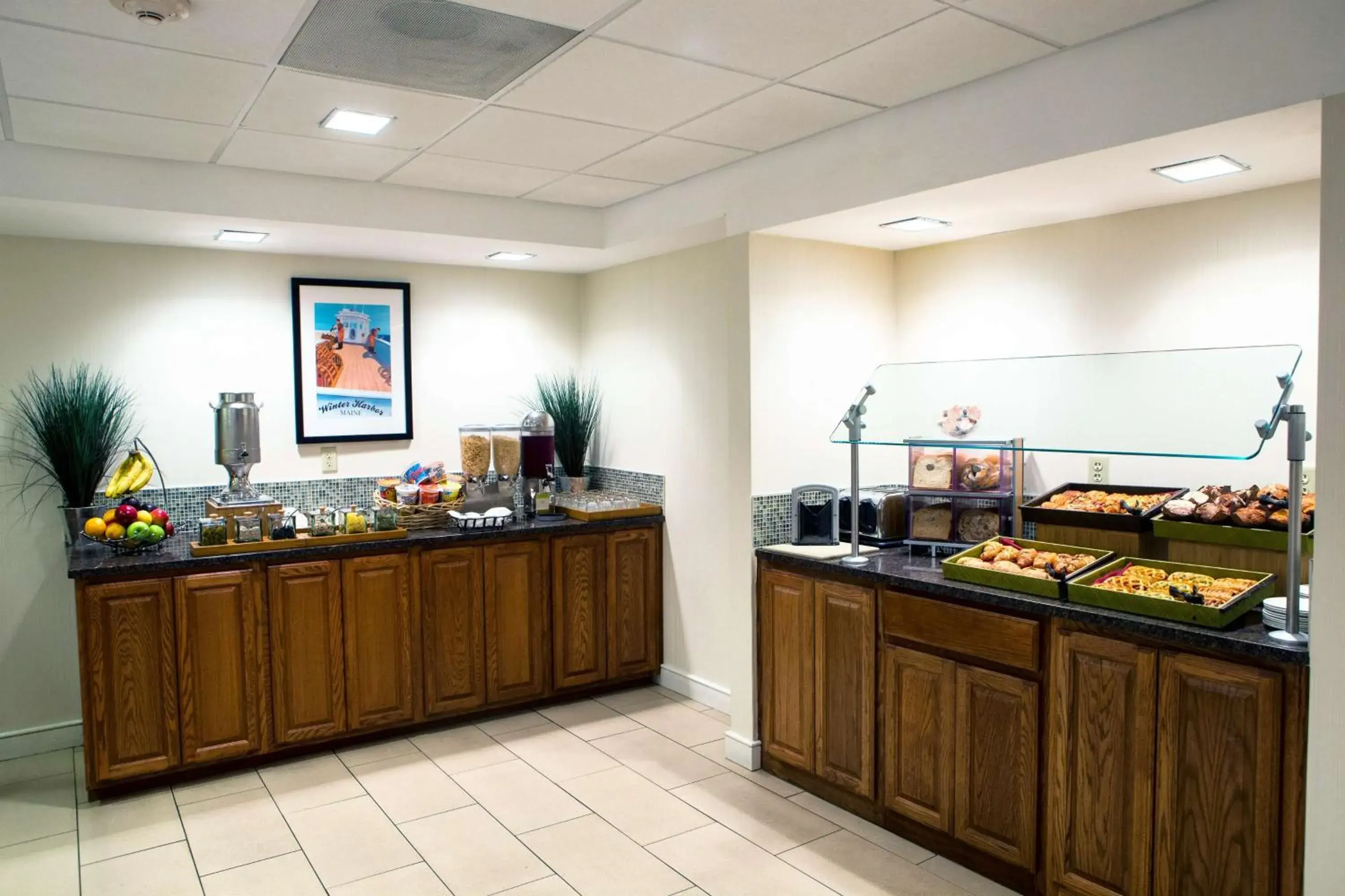 Restaurant/places to eat in DoubleTree by Hilton Portland, ME Restaurant/places to eat in DoubleTree by Hilton Portland, ME