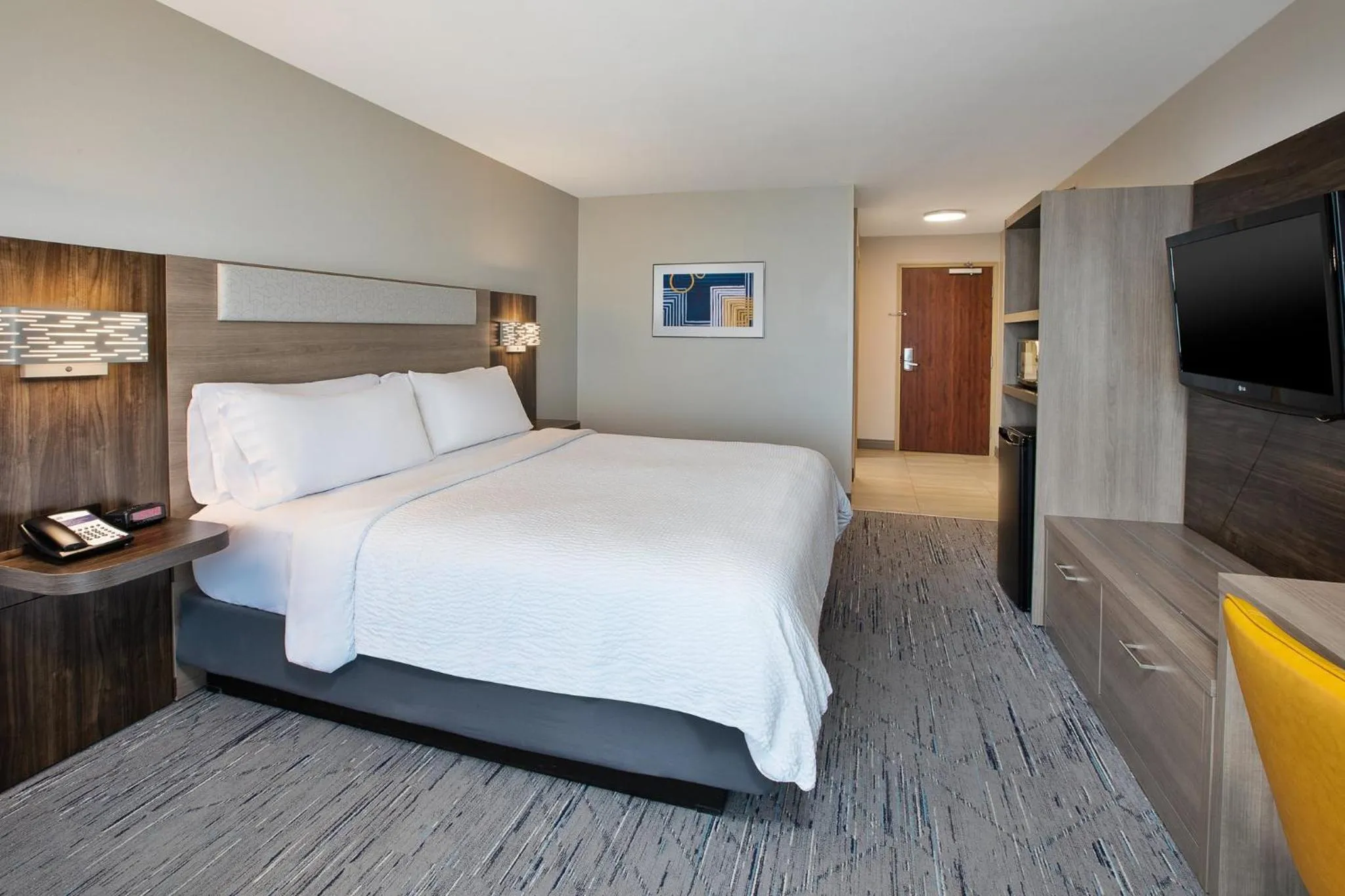 Photo of the whole room, Bed in Holiday Inn Express & Suites Sioux Falls Southwest by IHG