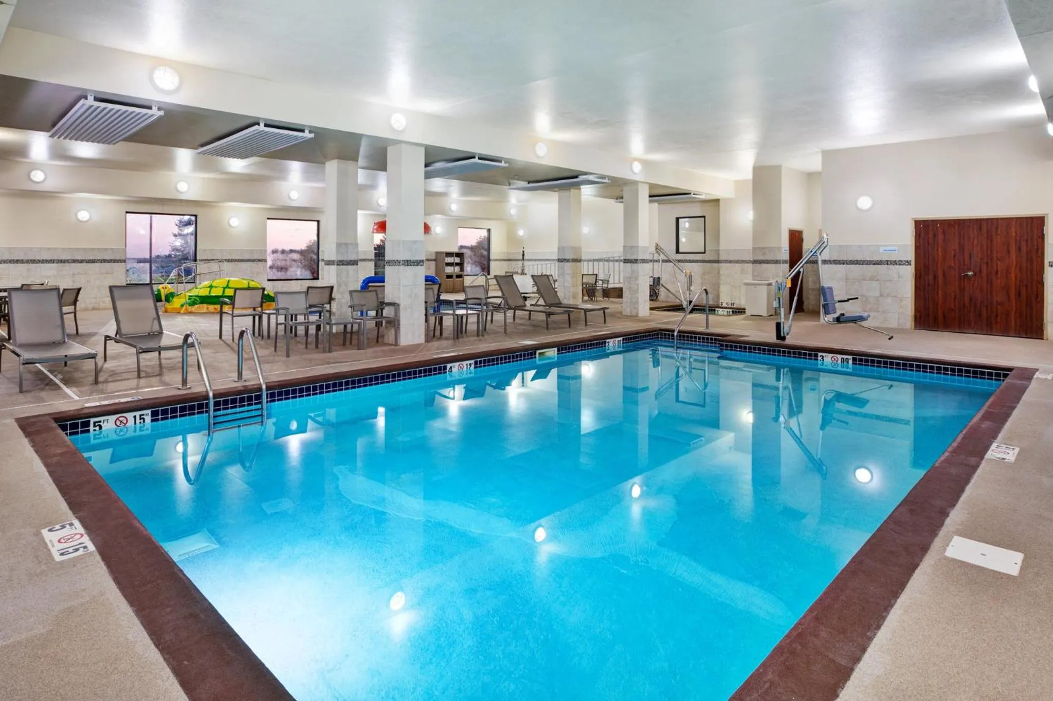 Swimming pool in Holiday Inn Express & Suites Sioux Falls Southwest by IHG