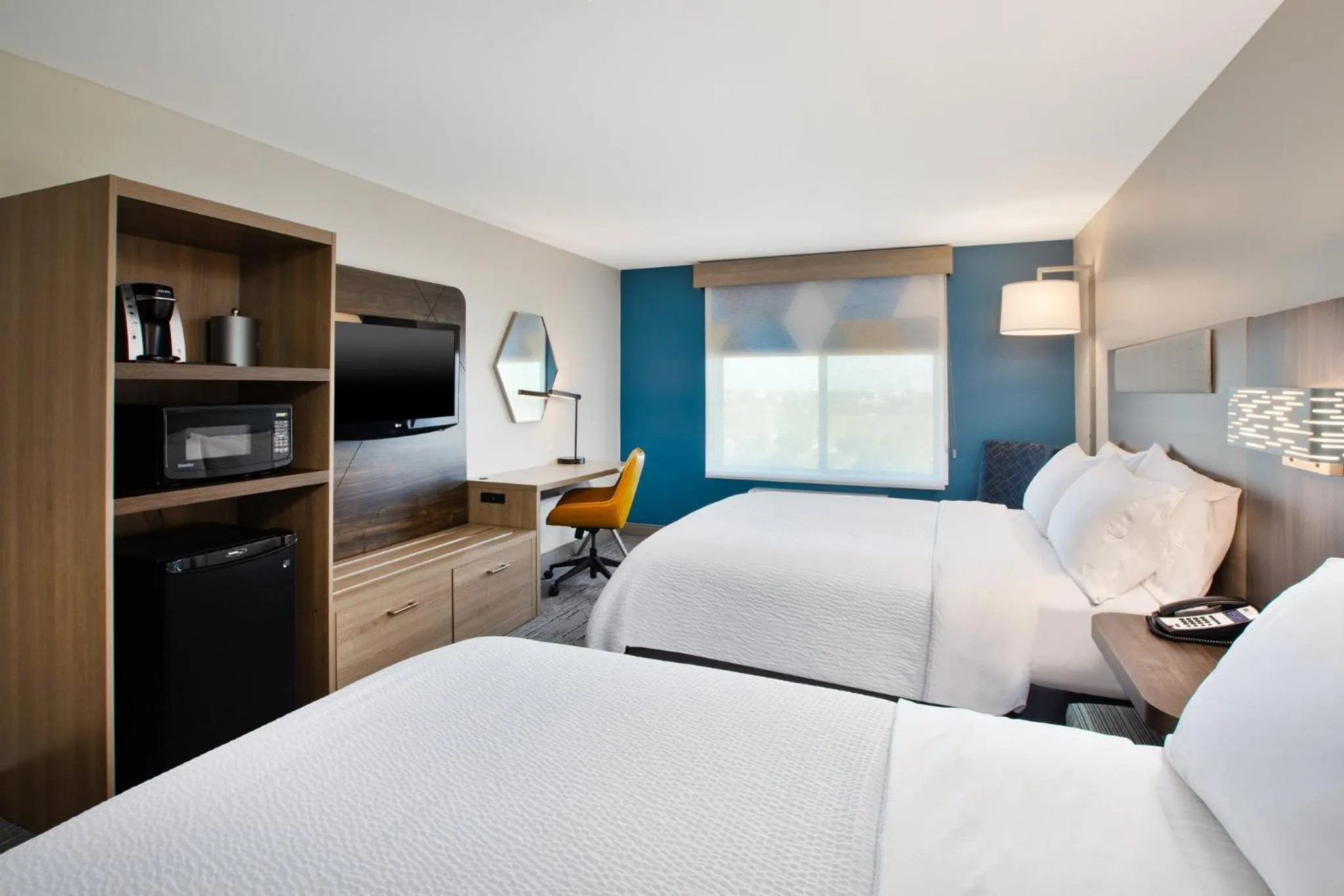 Photo of the whole room, Bed in Holiday Inn Express & Suites Sioux Falls Southwest by IHG
