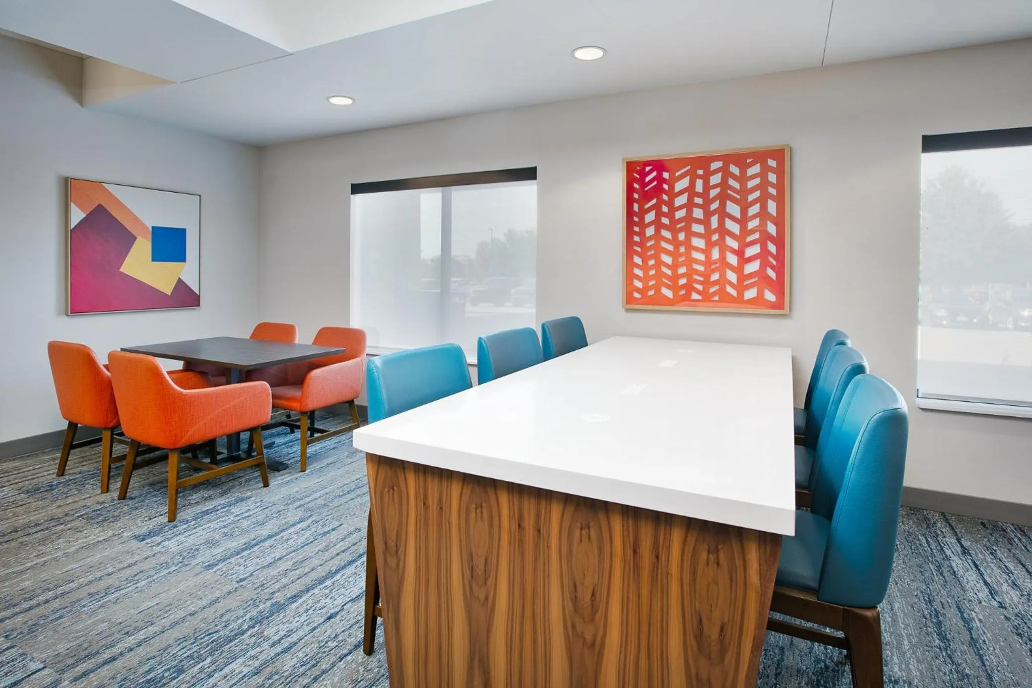 Breakfast in Holiday Inn Express & Suites Sioux Falls Southwest by IHG