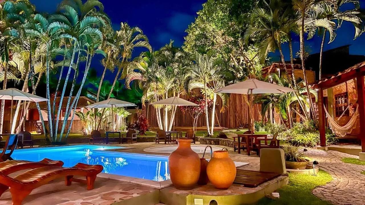 Swimming pool in Pousada Arraial Candeia