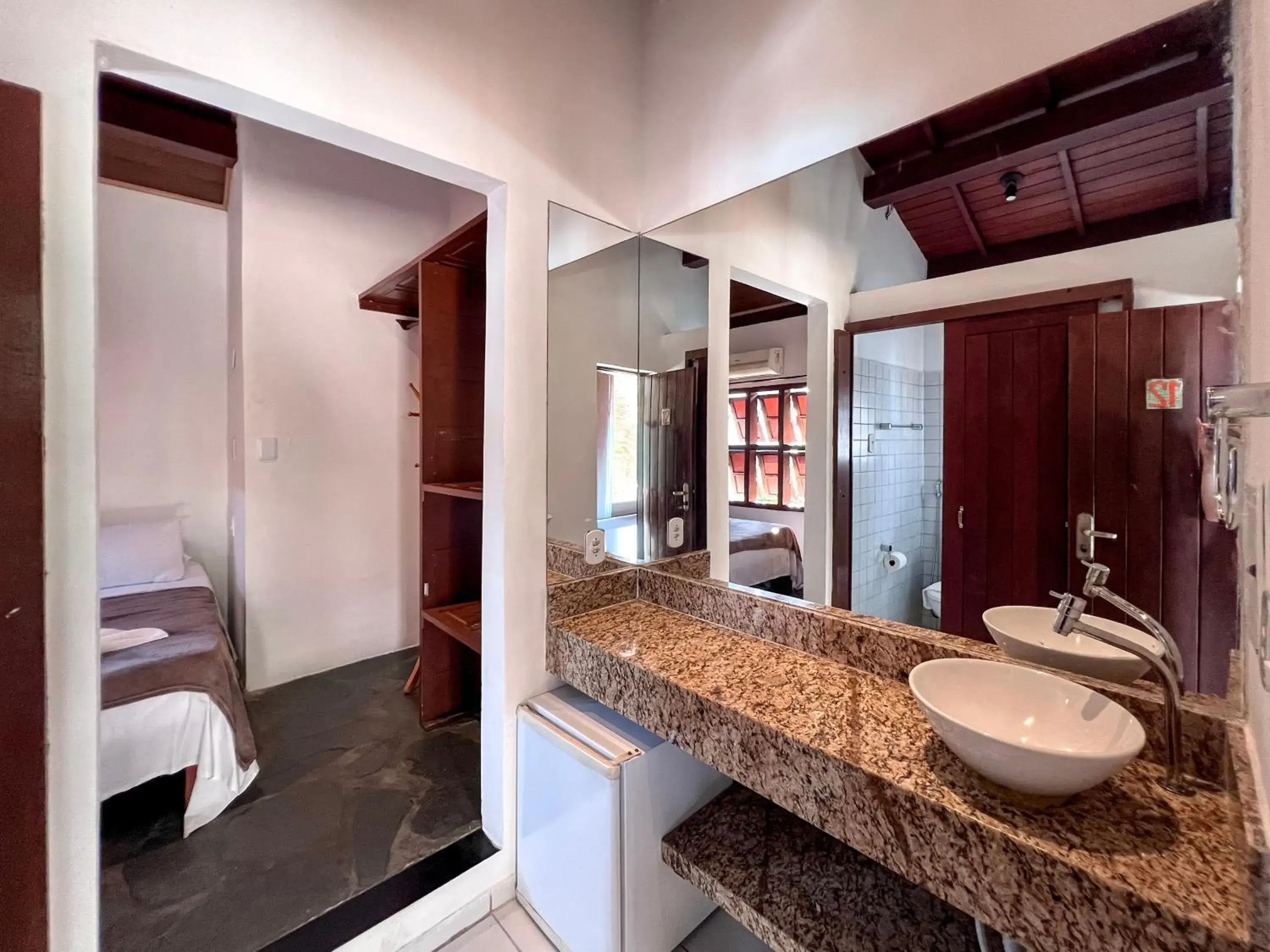 Budget Double Room without balcony(Child not included) in Pousada Arraial Candeia Budget Double Room without balcony(Child not included) in Pousada Arraial Candeia