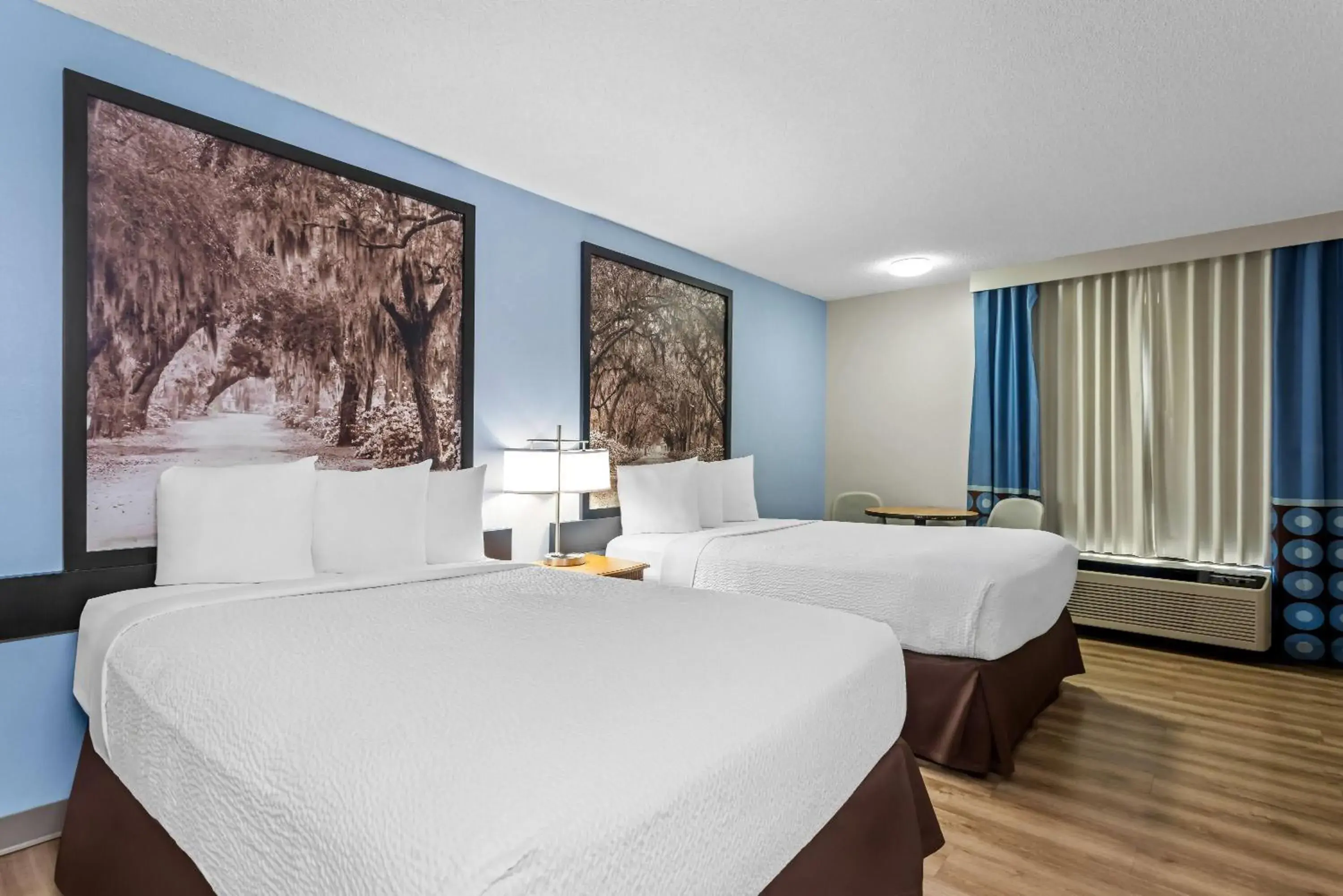 Bed in Super 8 by Wyndham Valdosta GA I-75 Bed in Super 8 by Wyndham Valdosta GA I-75