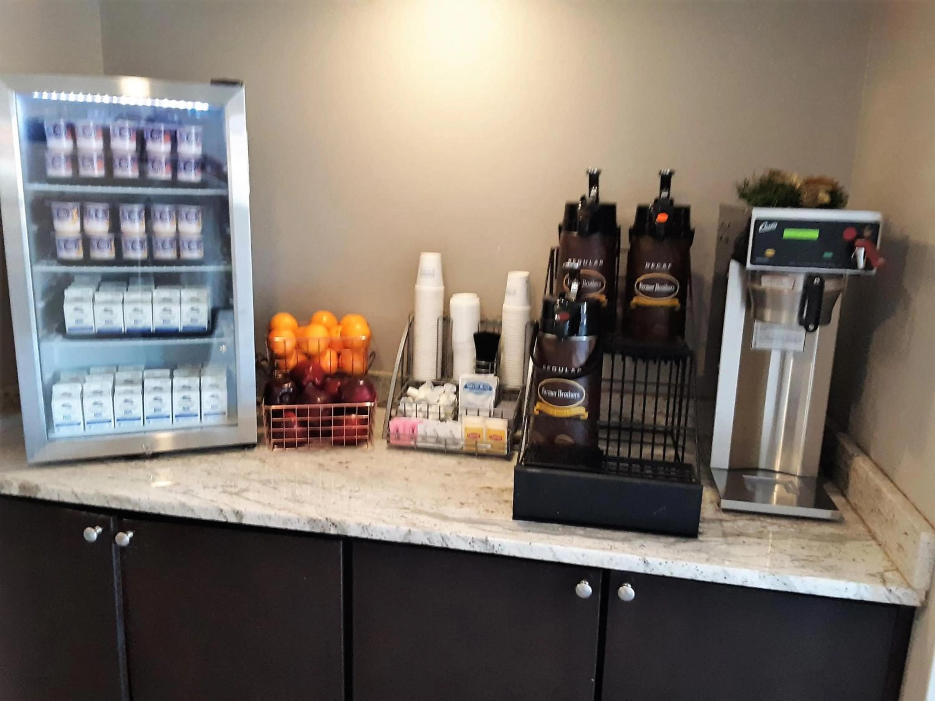 Breakfast in Super 8 by Wyndham Valdosta GA I-75