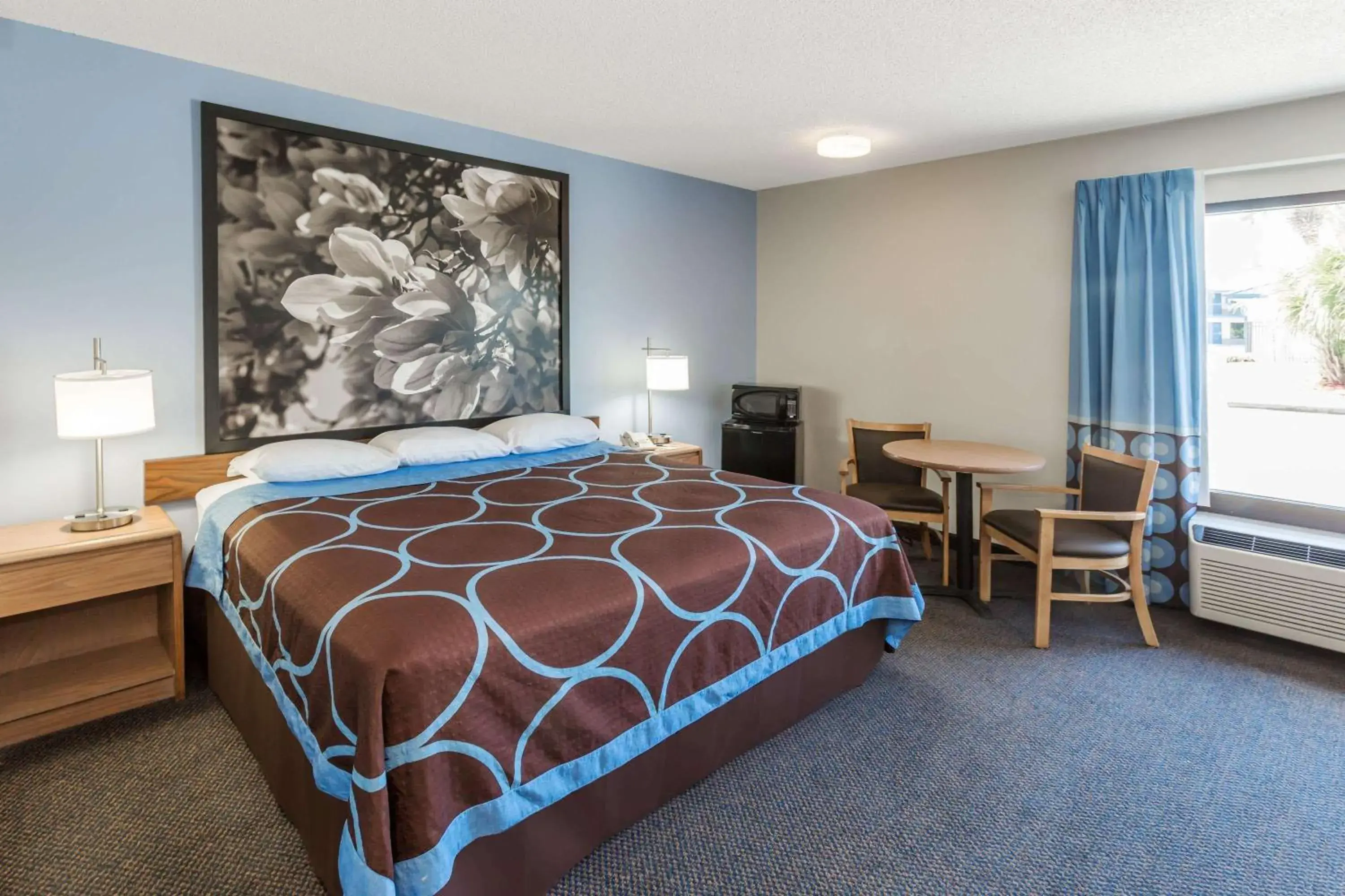 On site, Bed in Super 8 by Wyndham Valdosta GA I-75 On site, Bed in Super 8 by Wyndham Valdosta GA I-75