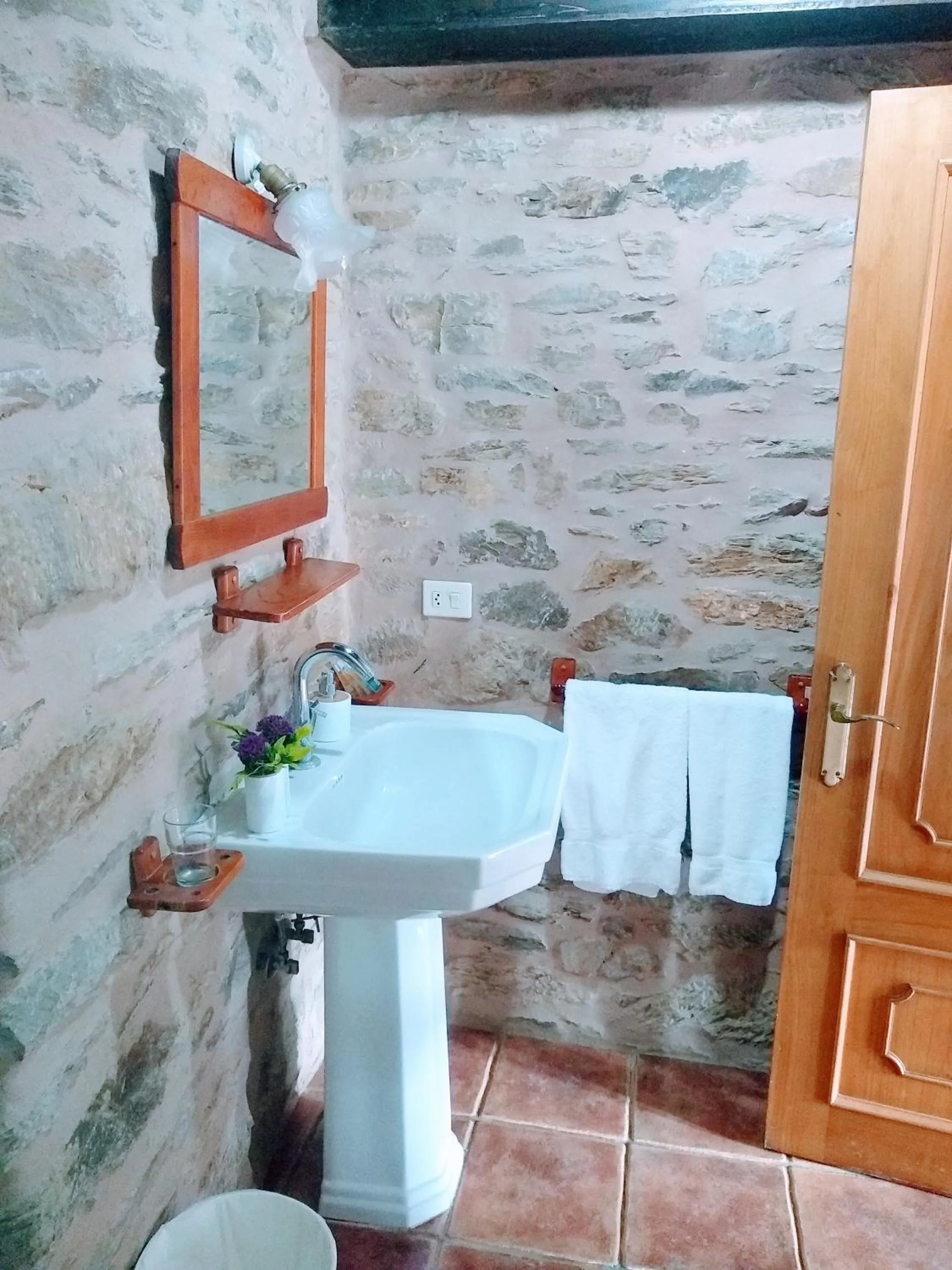 Bathroom in Casa Pacios by M de Santiago