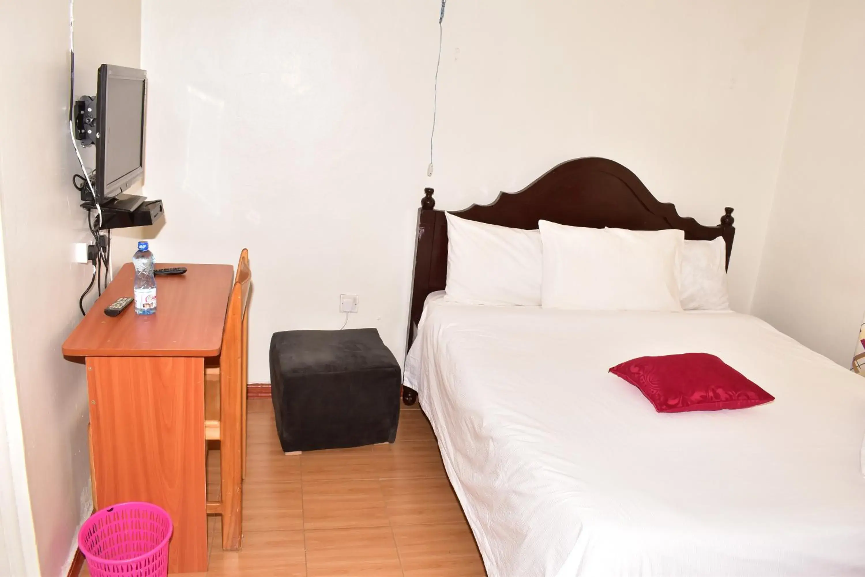Four-Bedroom House in Salient Guest House Four-Bedroom House in Salient Guest House