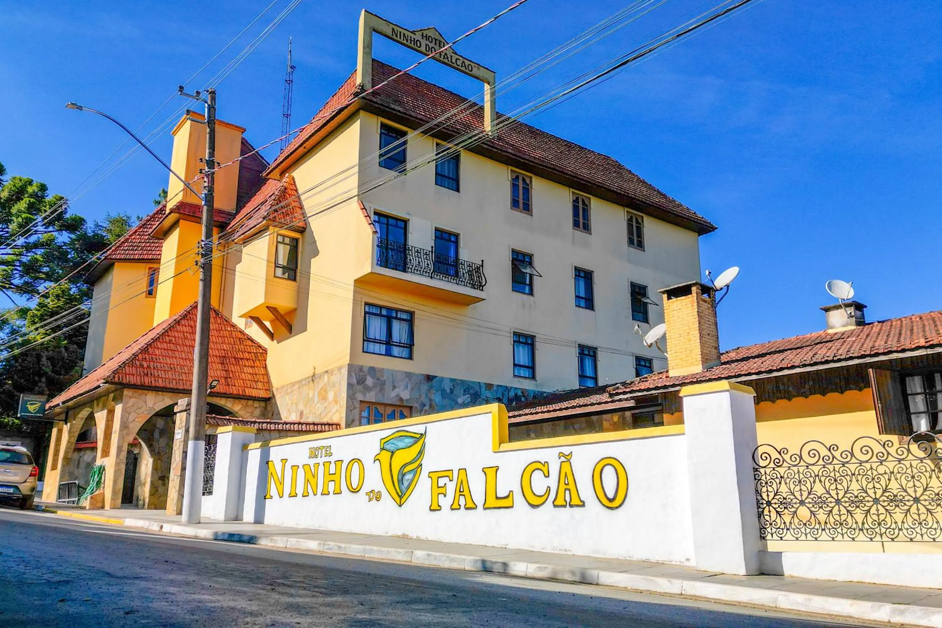 Property building in VELINN Hotel Ninho do Falcão